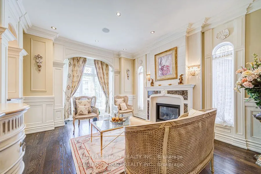 216 Parkview Avenue