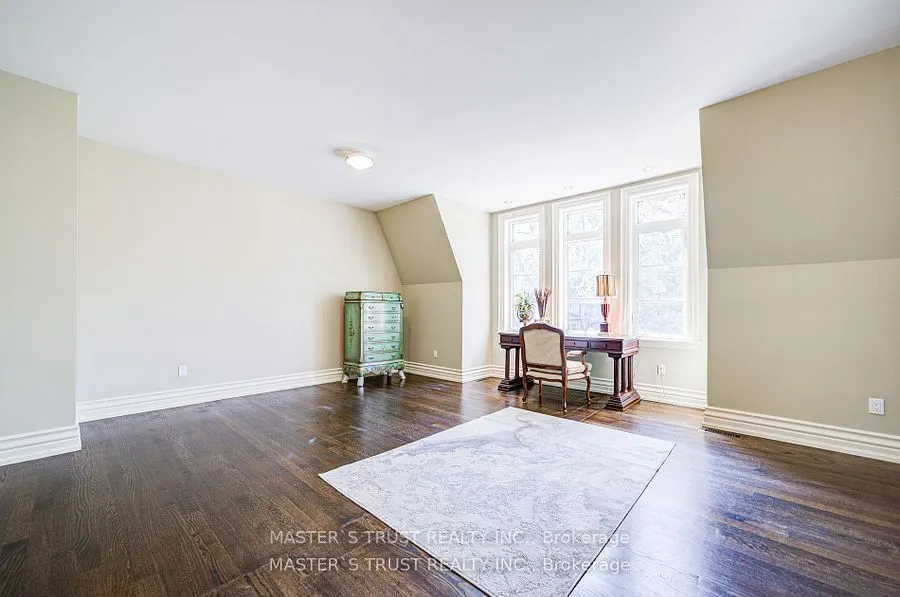 216 Parkview Avenue