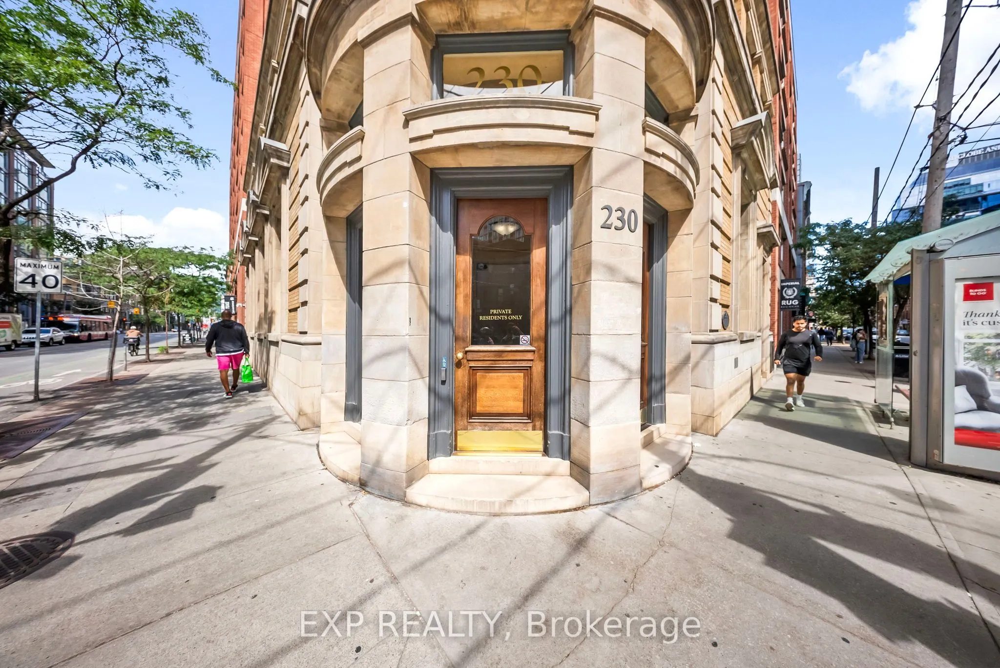 230 King Street E, #812