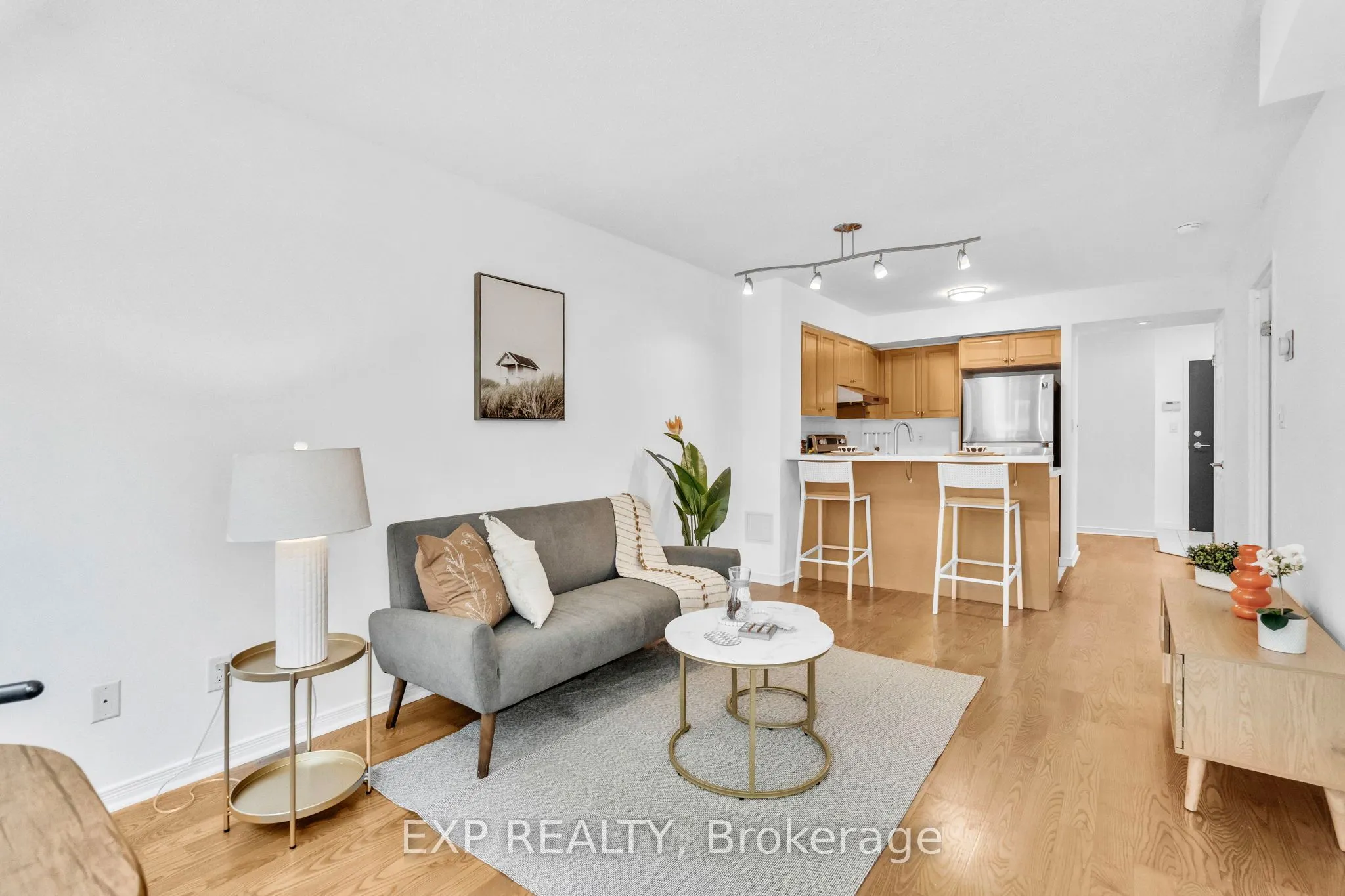 230 King Street E, #812