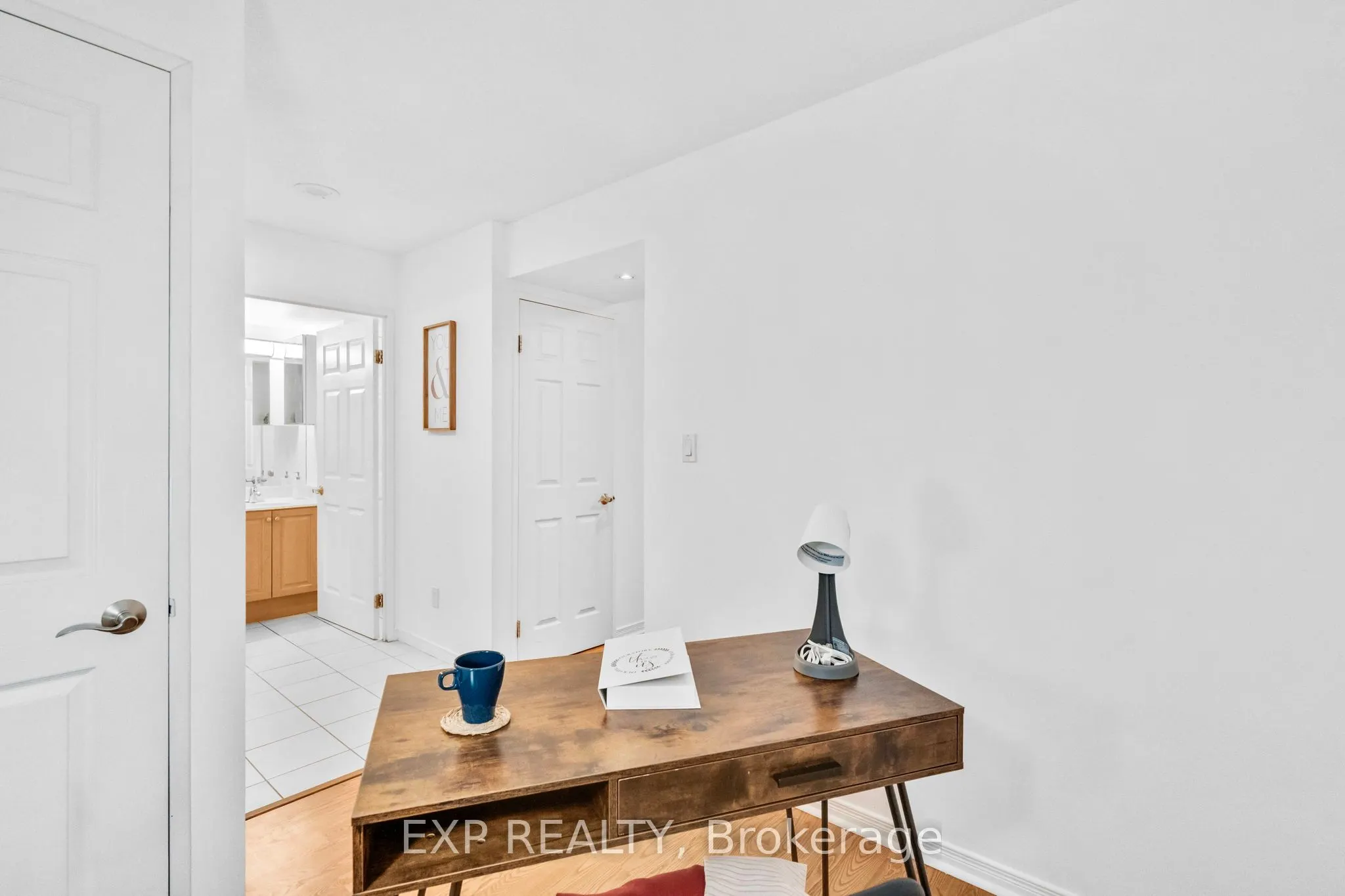 230 King Street E, #812