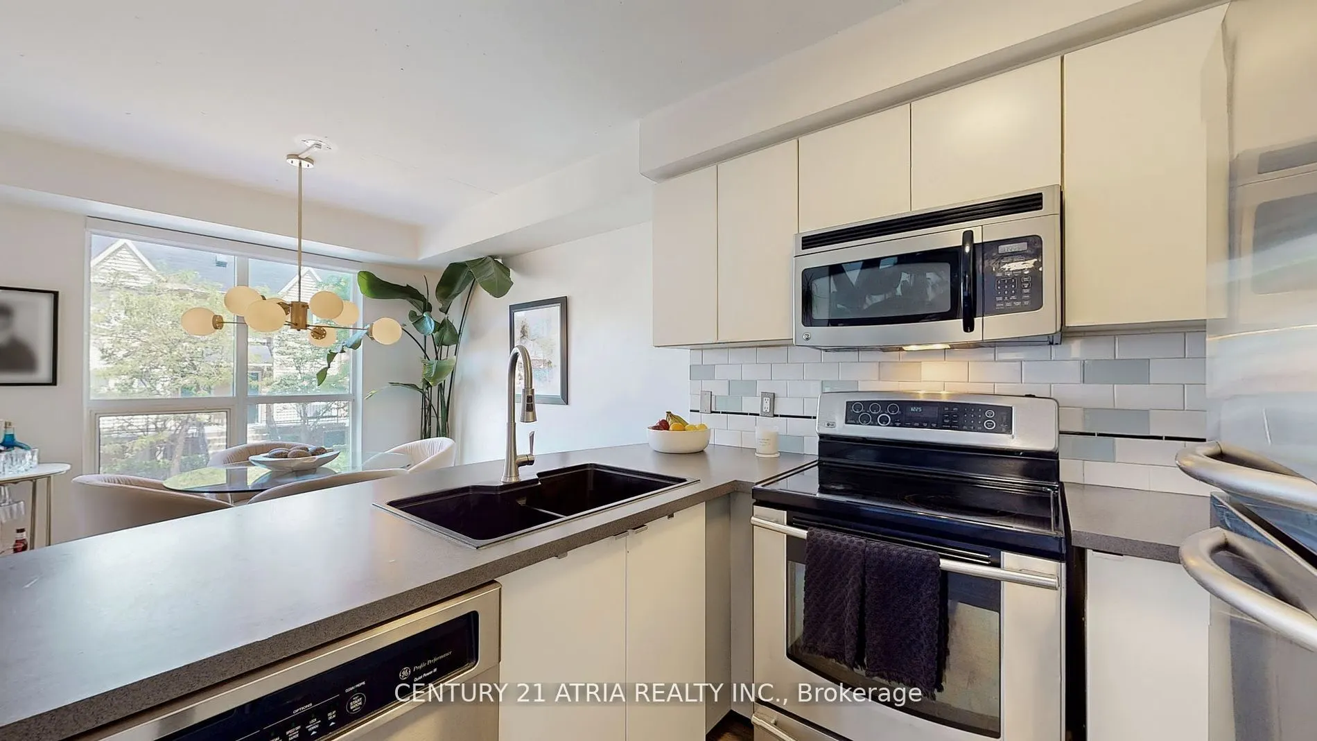 800 King Street W, #215