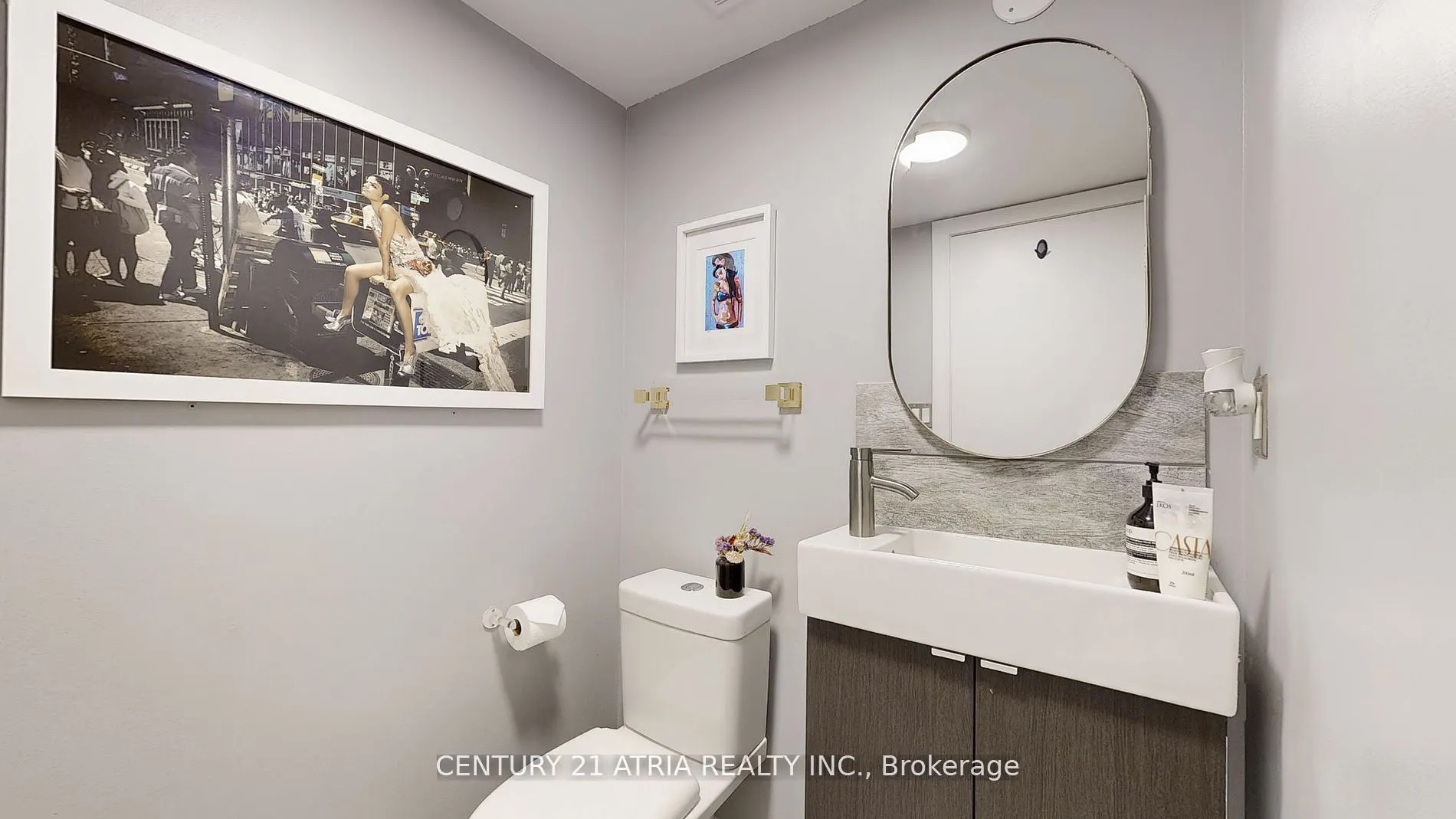 800 King Street W, #215