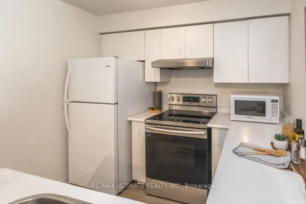 25 Grenville Street, #1010