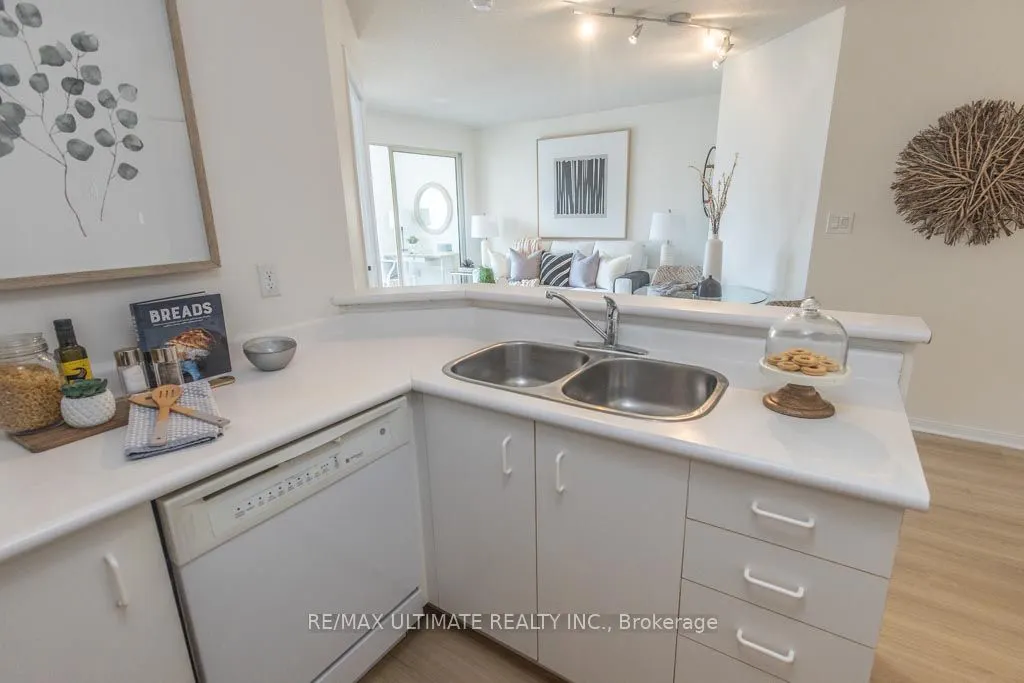 25 Grenville Street, #1010
