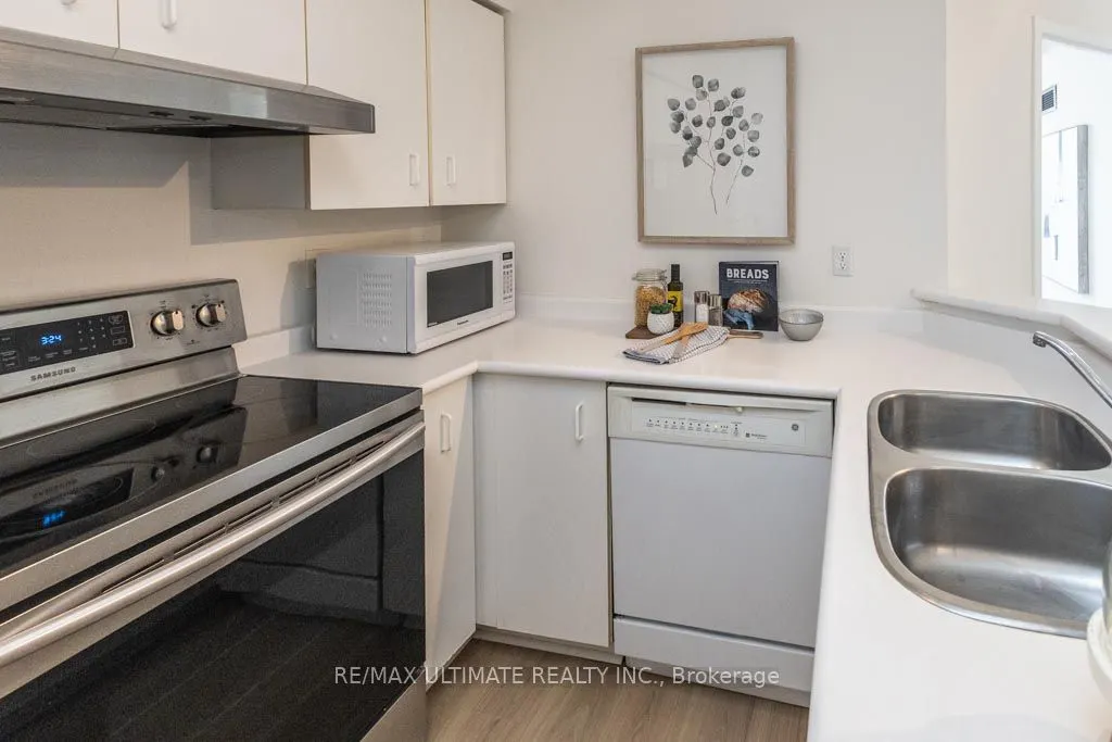 25 Grenville Street, #1010