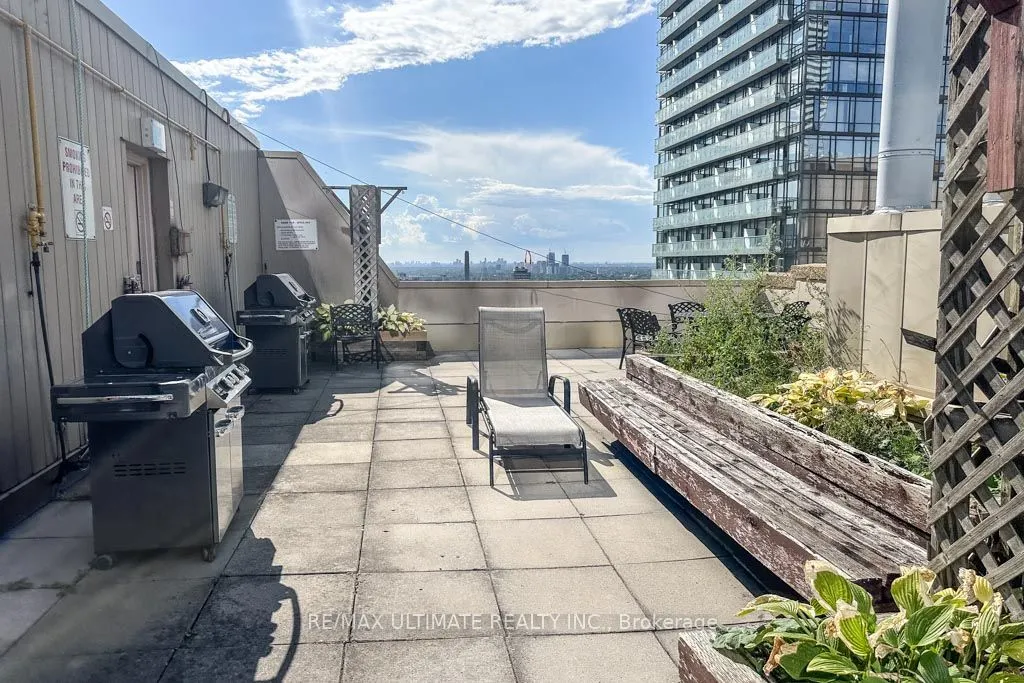 25 Grenville Street, #1010