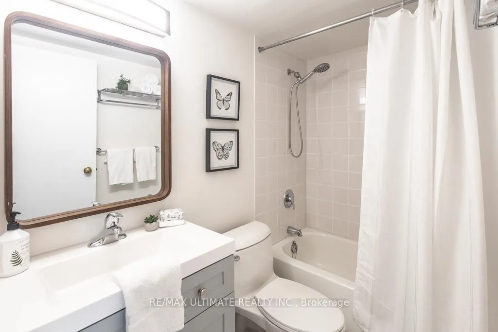 25 Grenville Street, #1010