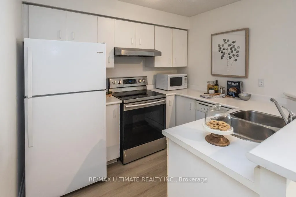 25 Grenville Street, #1010