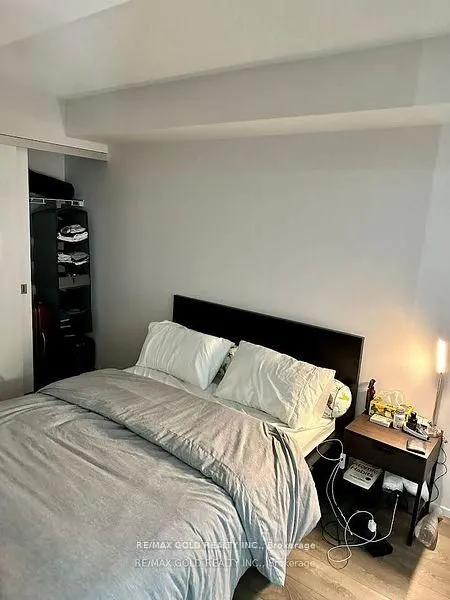 159 Dundas Street E, #604
