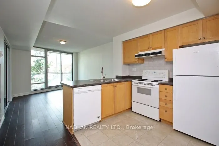 650 Queens Quay W, #305