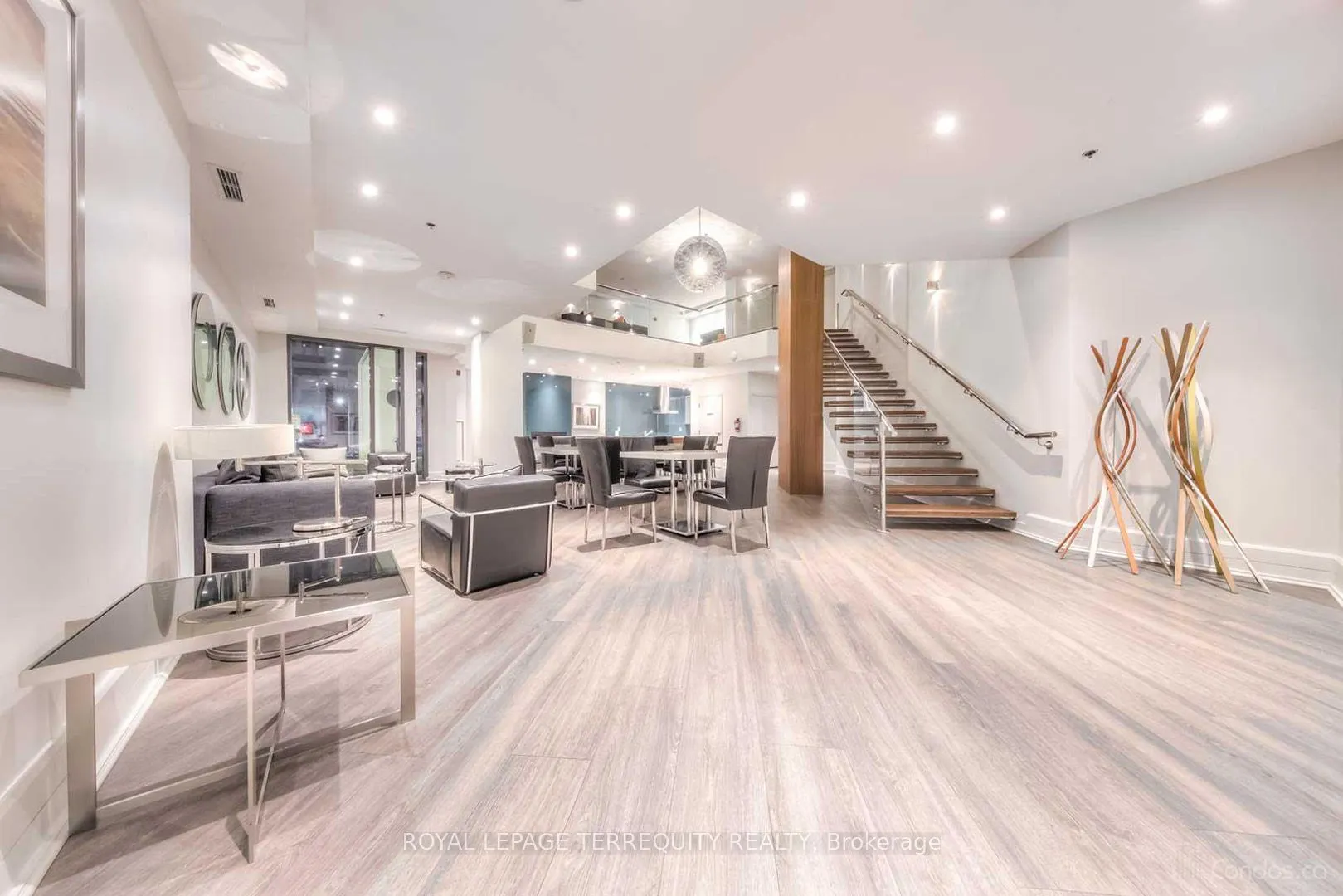 111 Elizabeth Street, #729