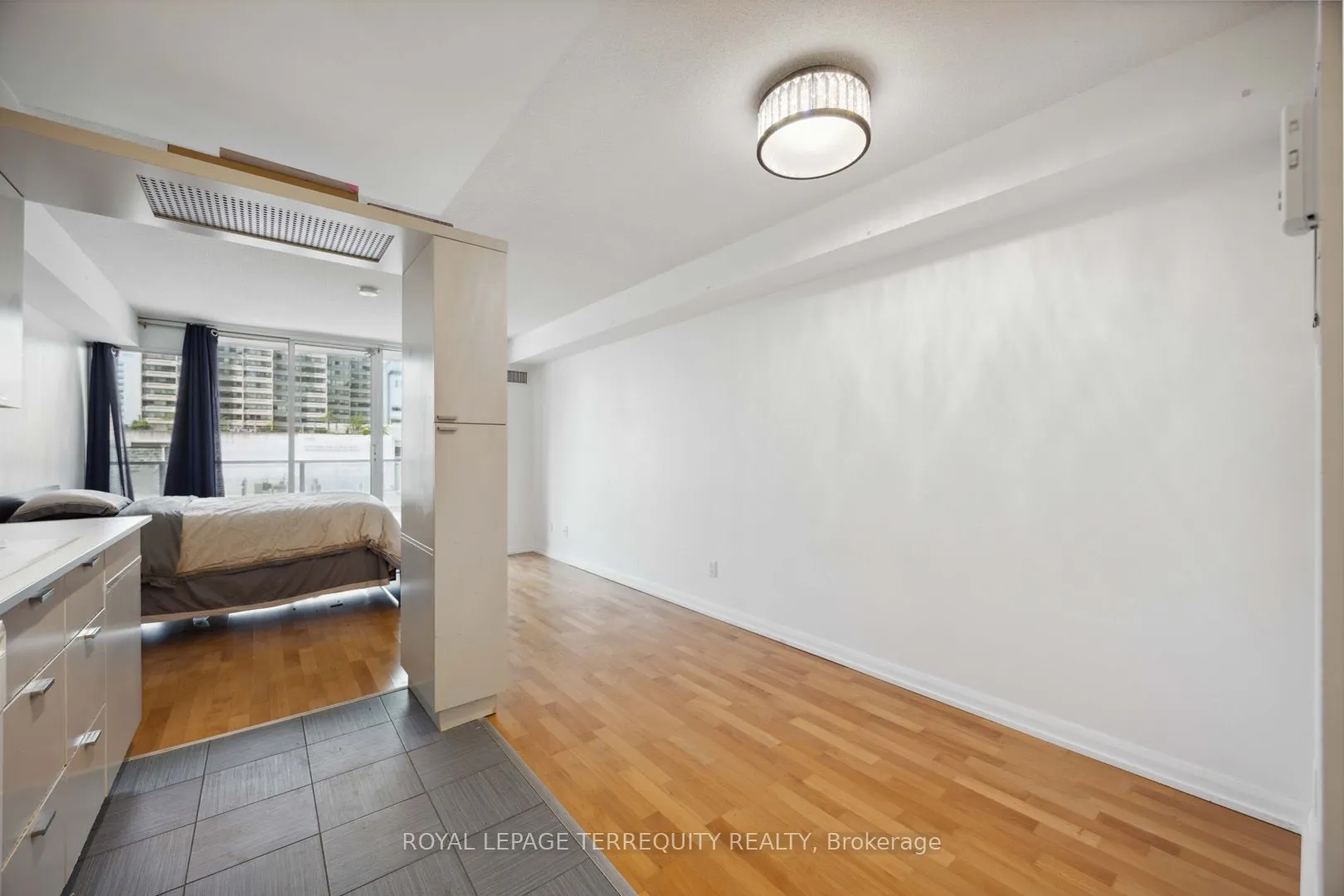 111 Elizabeth Street, #729