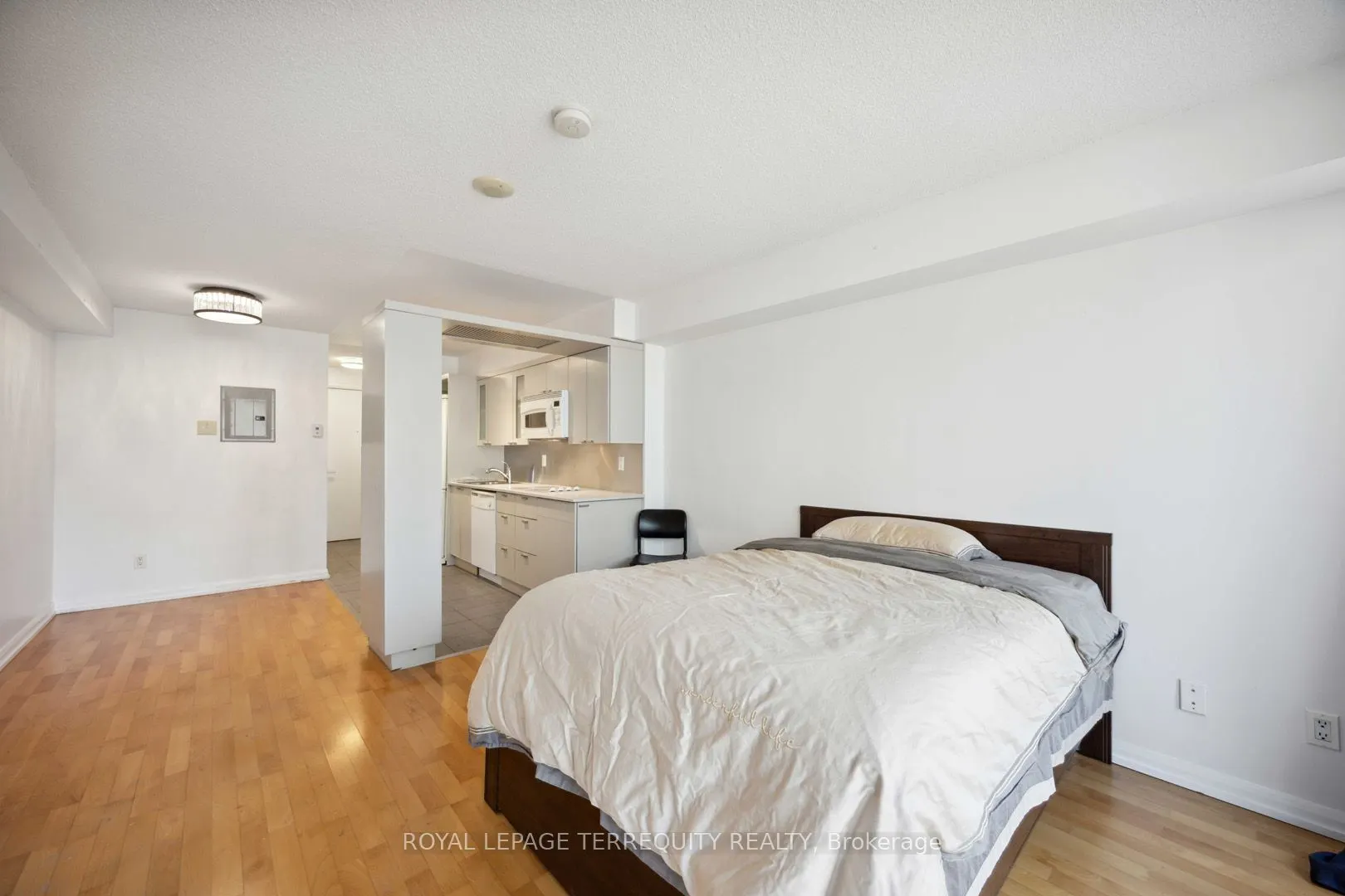 111 Elizabeth Street, #729