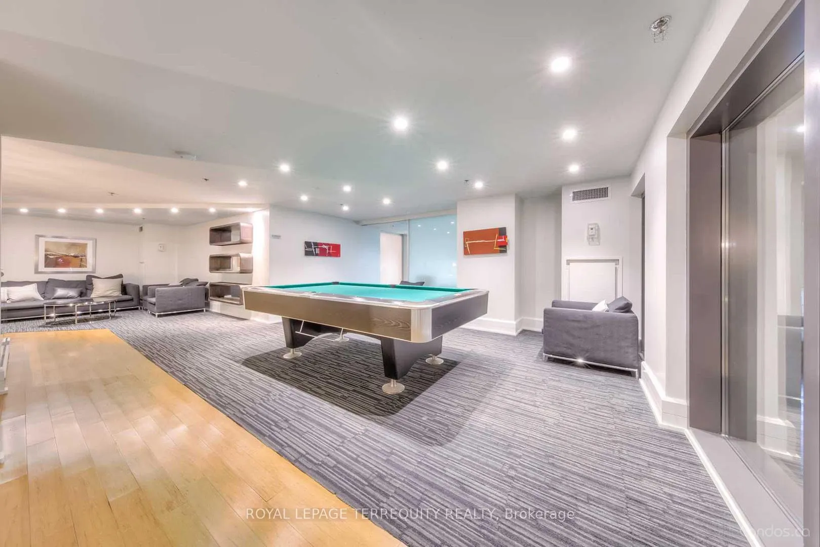 111 Elizabeth Street, #729