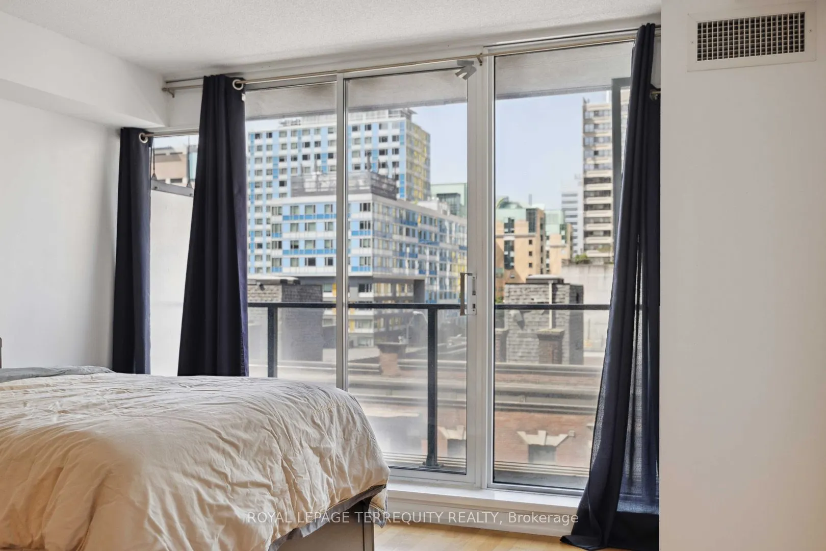 111 Elizabeth Street, #729