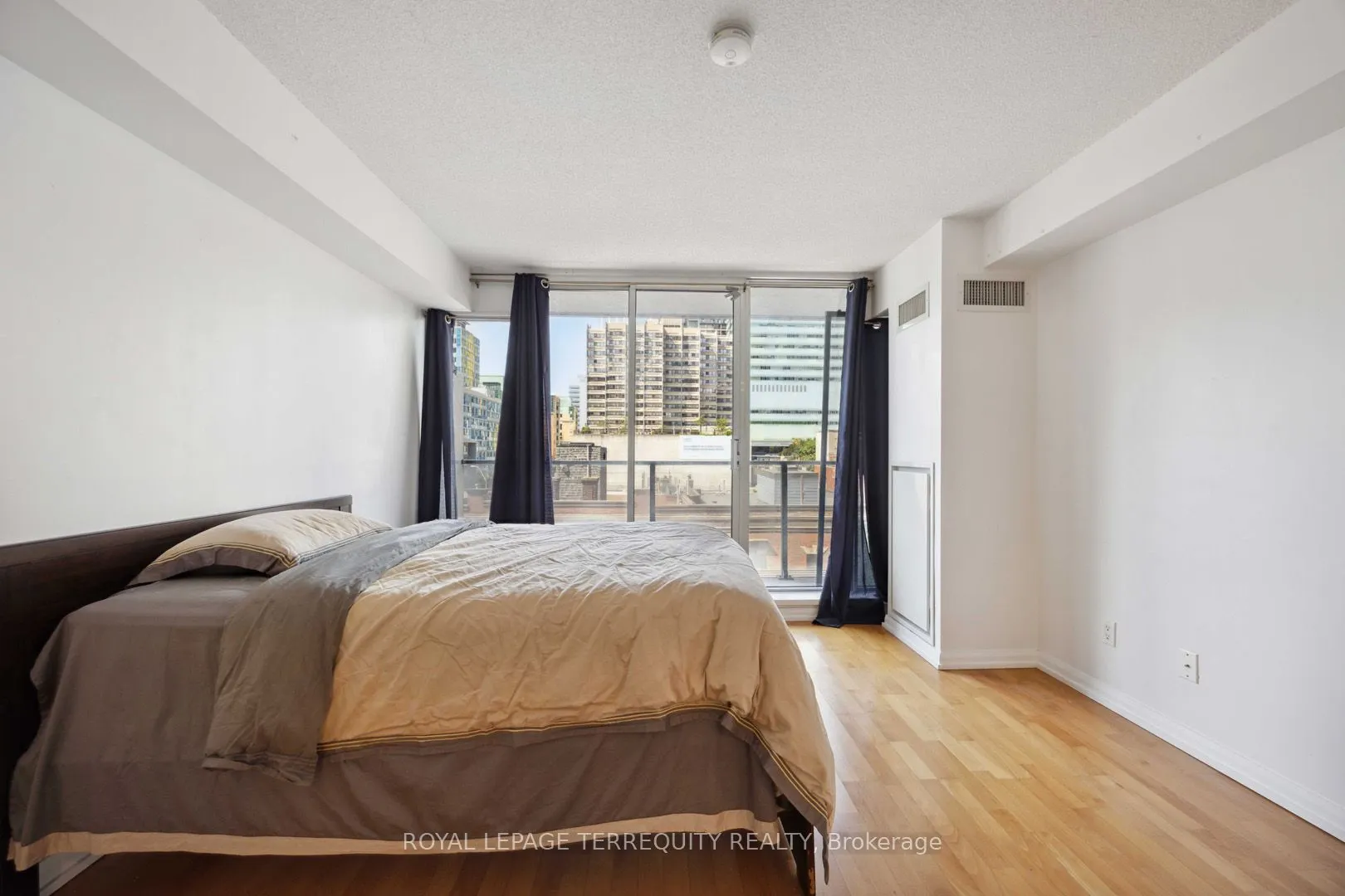 111 Elizabeth Street, #729