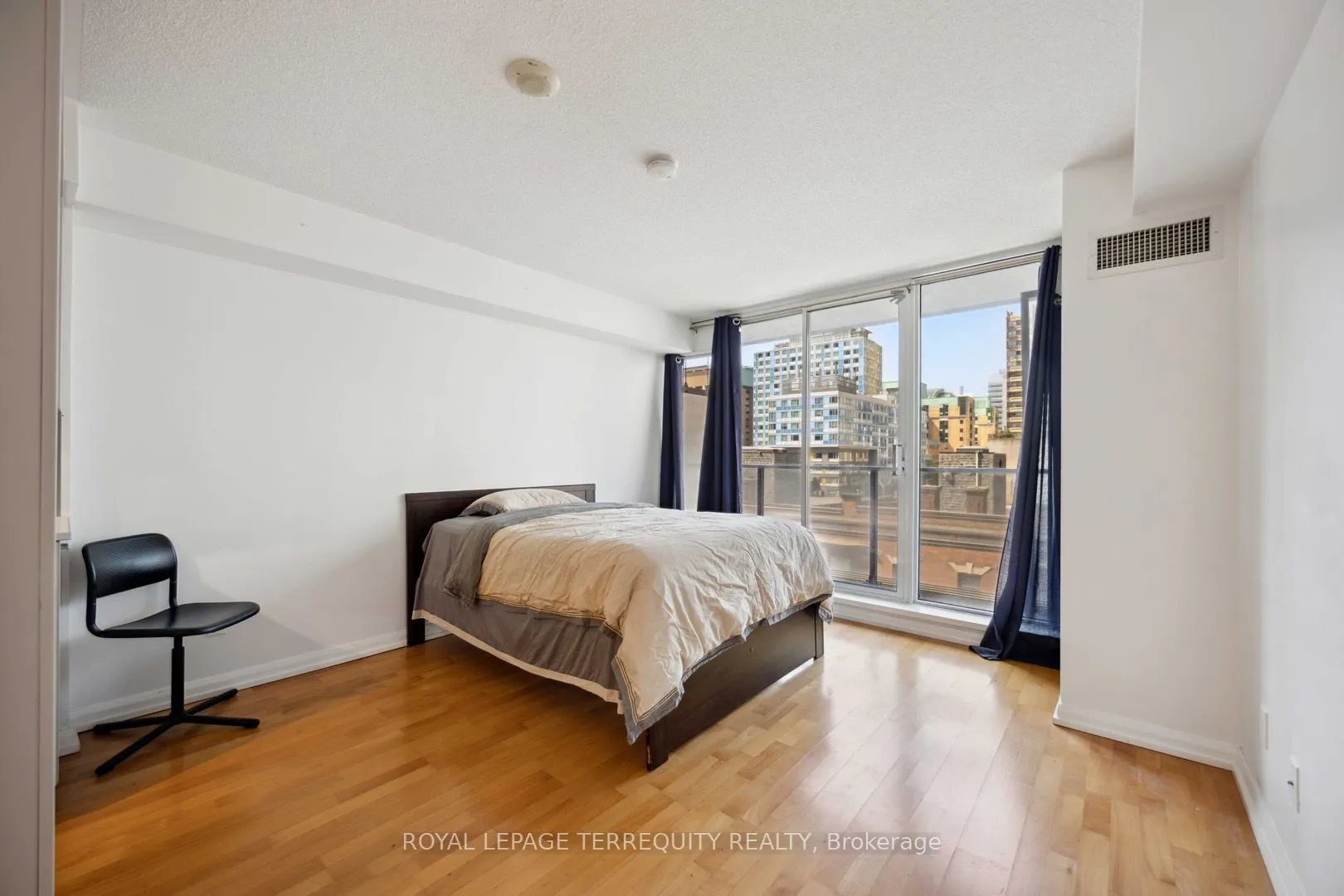111 Elizabeth Street, #729
