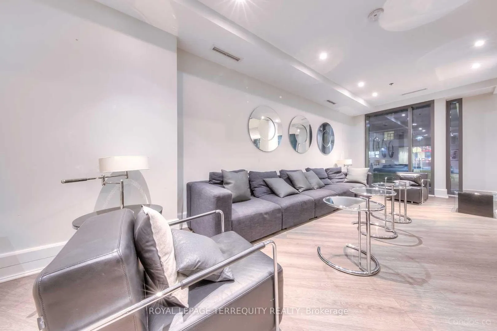 111 Elizabeth Street, #729