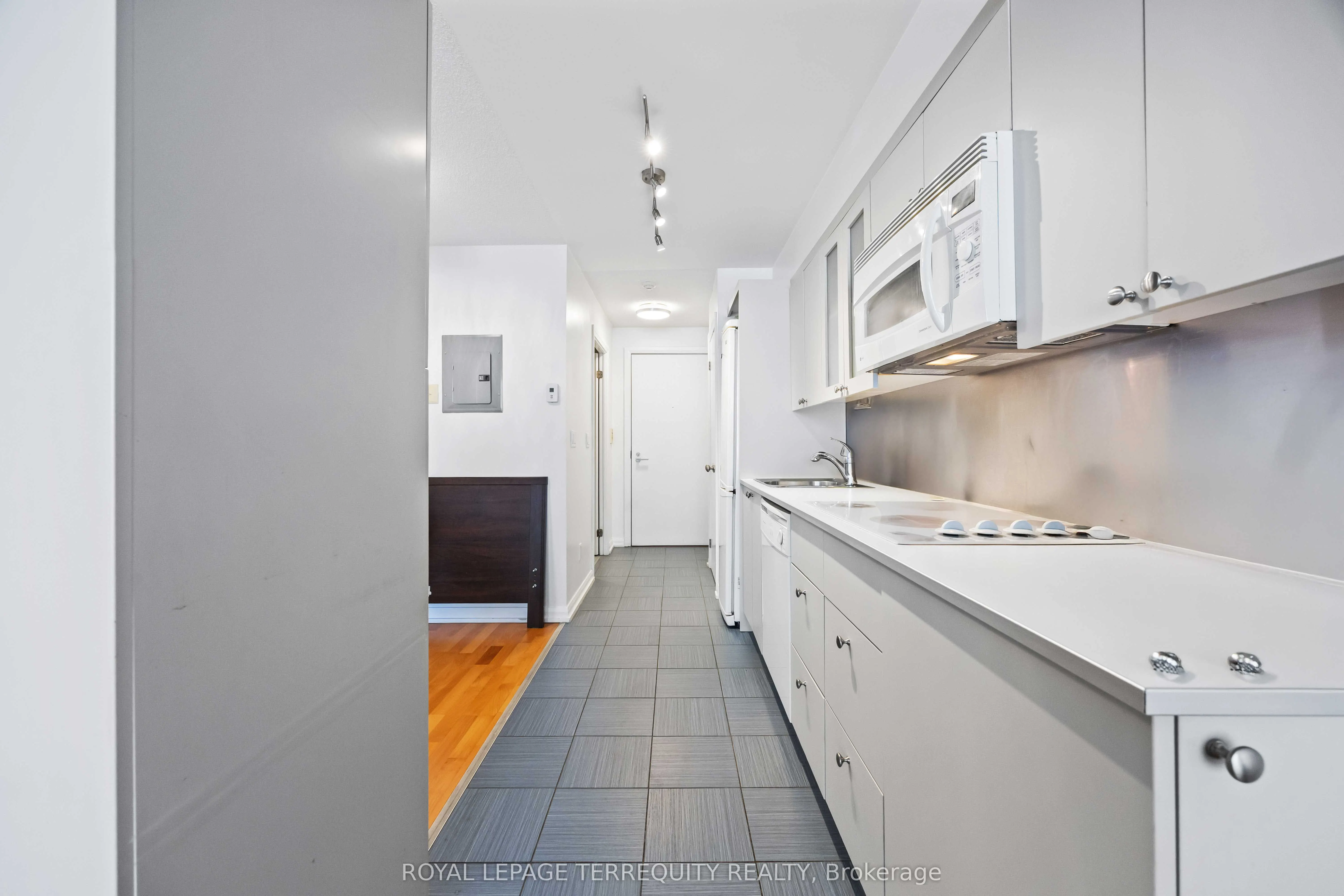 111 Elizabeth Street, #729