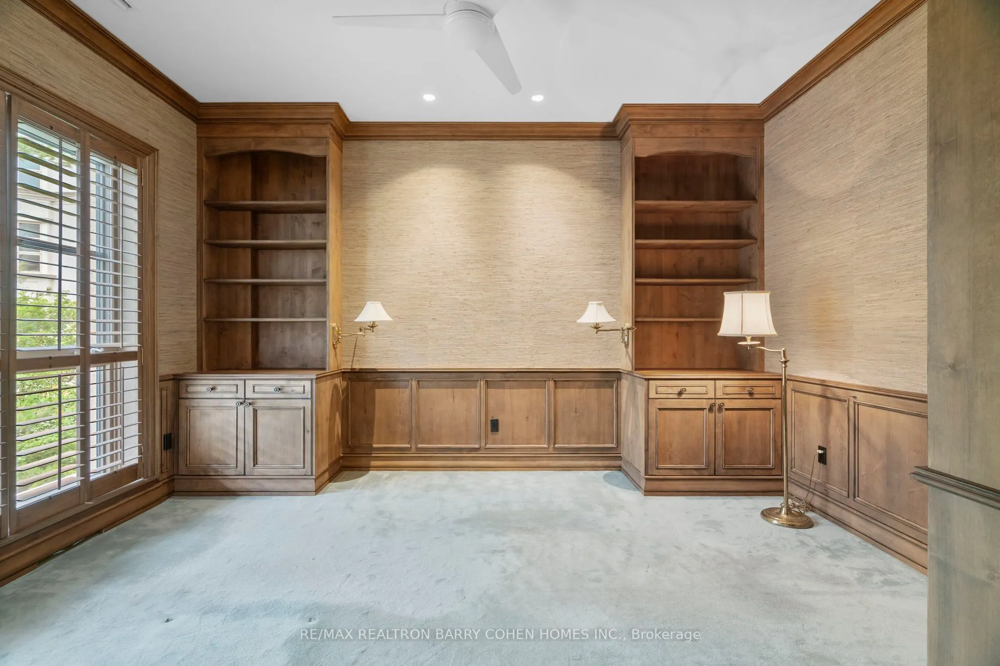 1 Post Road, #206