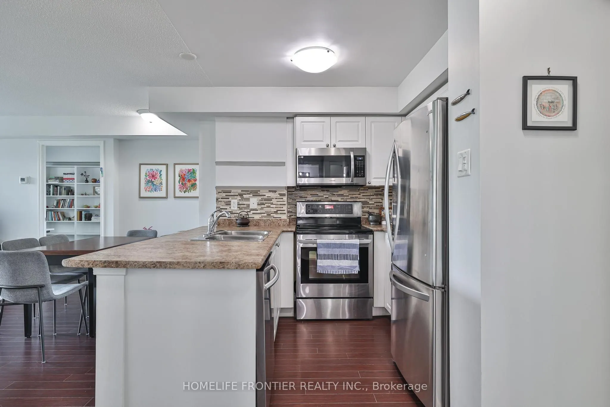920 Sheppard Avenue W, #201