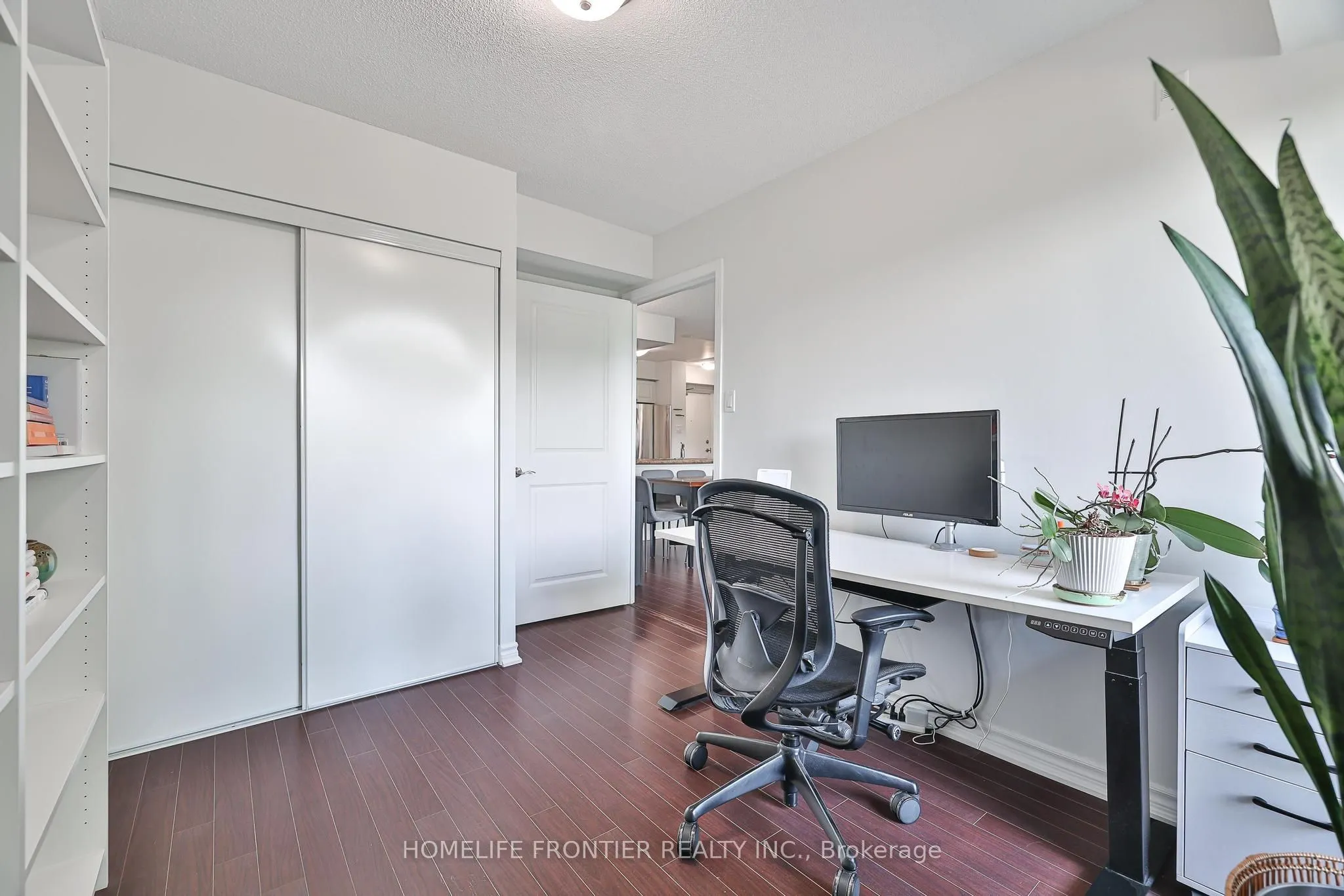 920 Sheppard Avenue W, #201