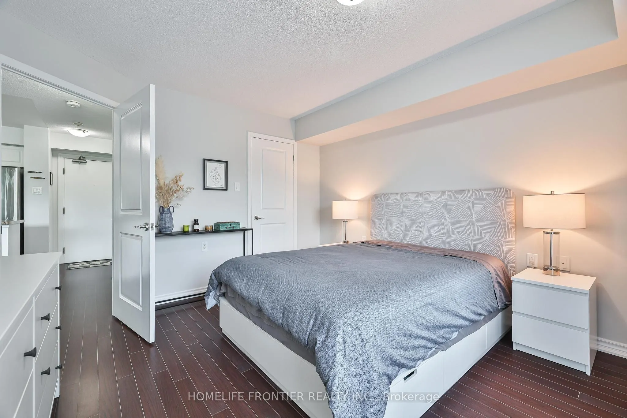 920 Sheppard Avenue W, #201