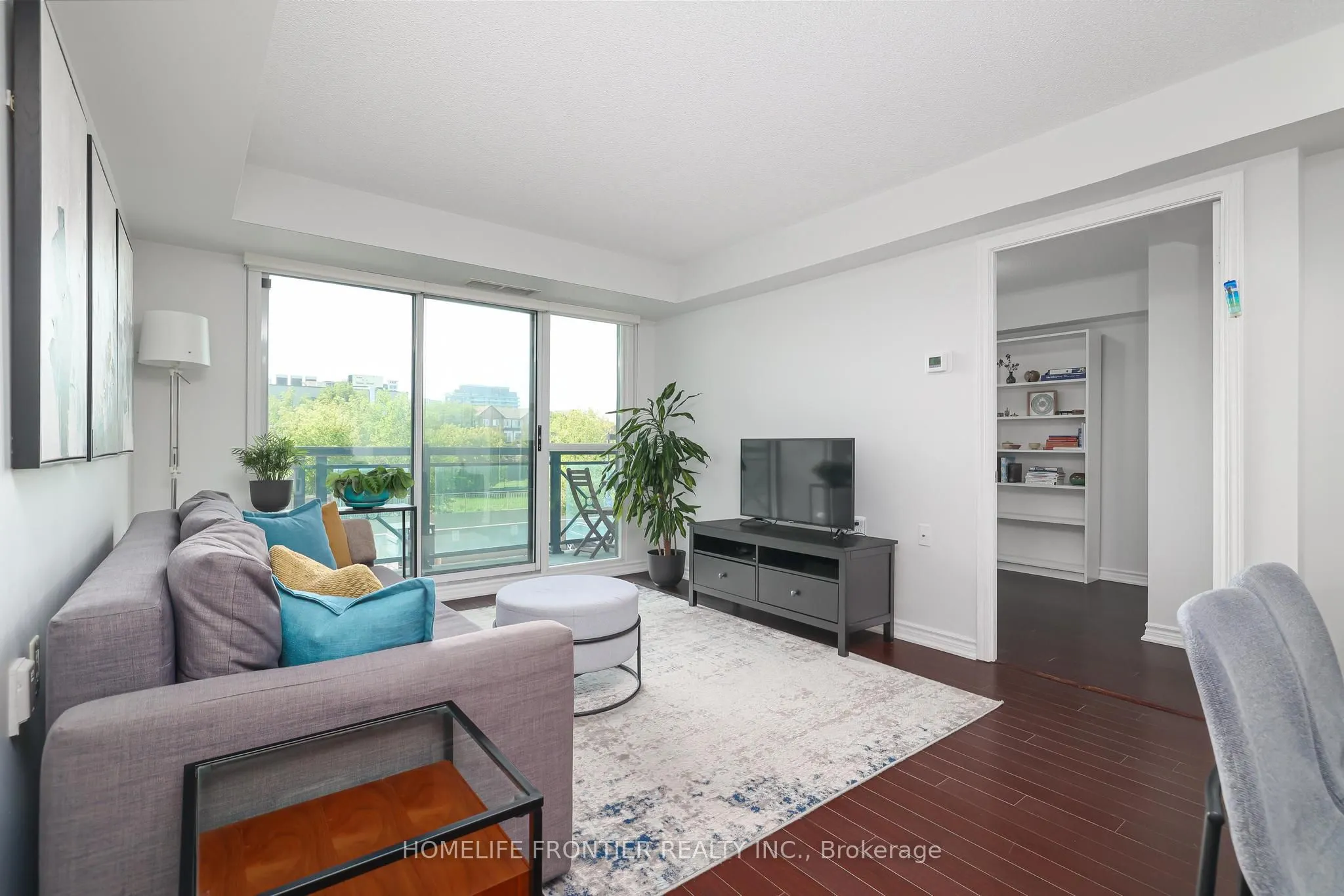 920 Sheppard Avenue W, #201