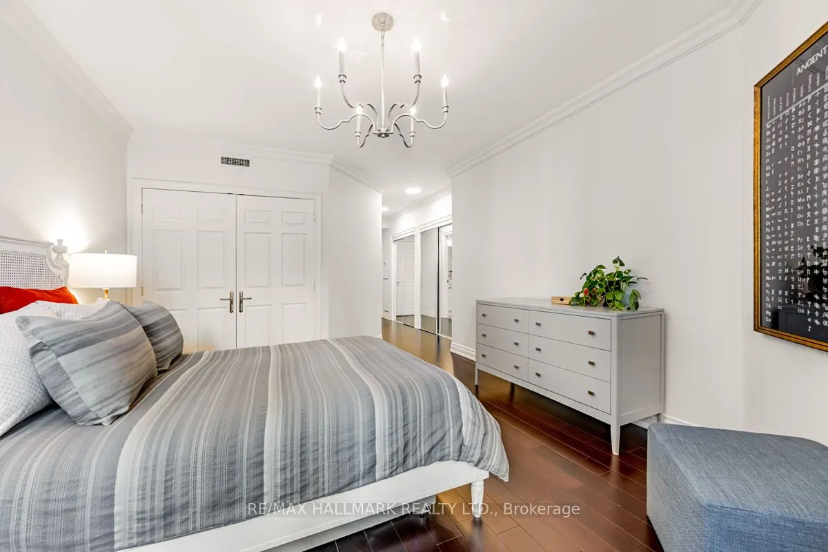 8 Sultan Street, #301