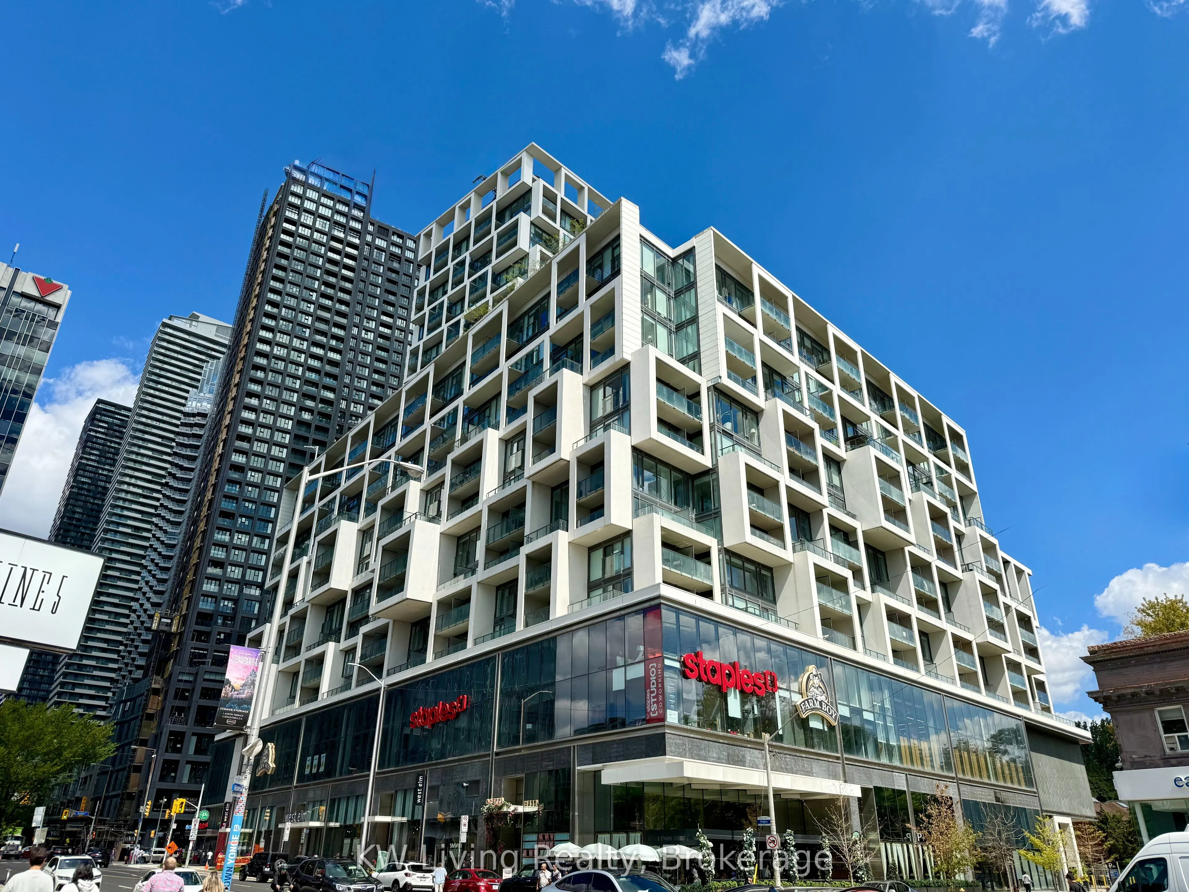 8 Hillsdale Avenue E, #725