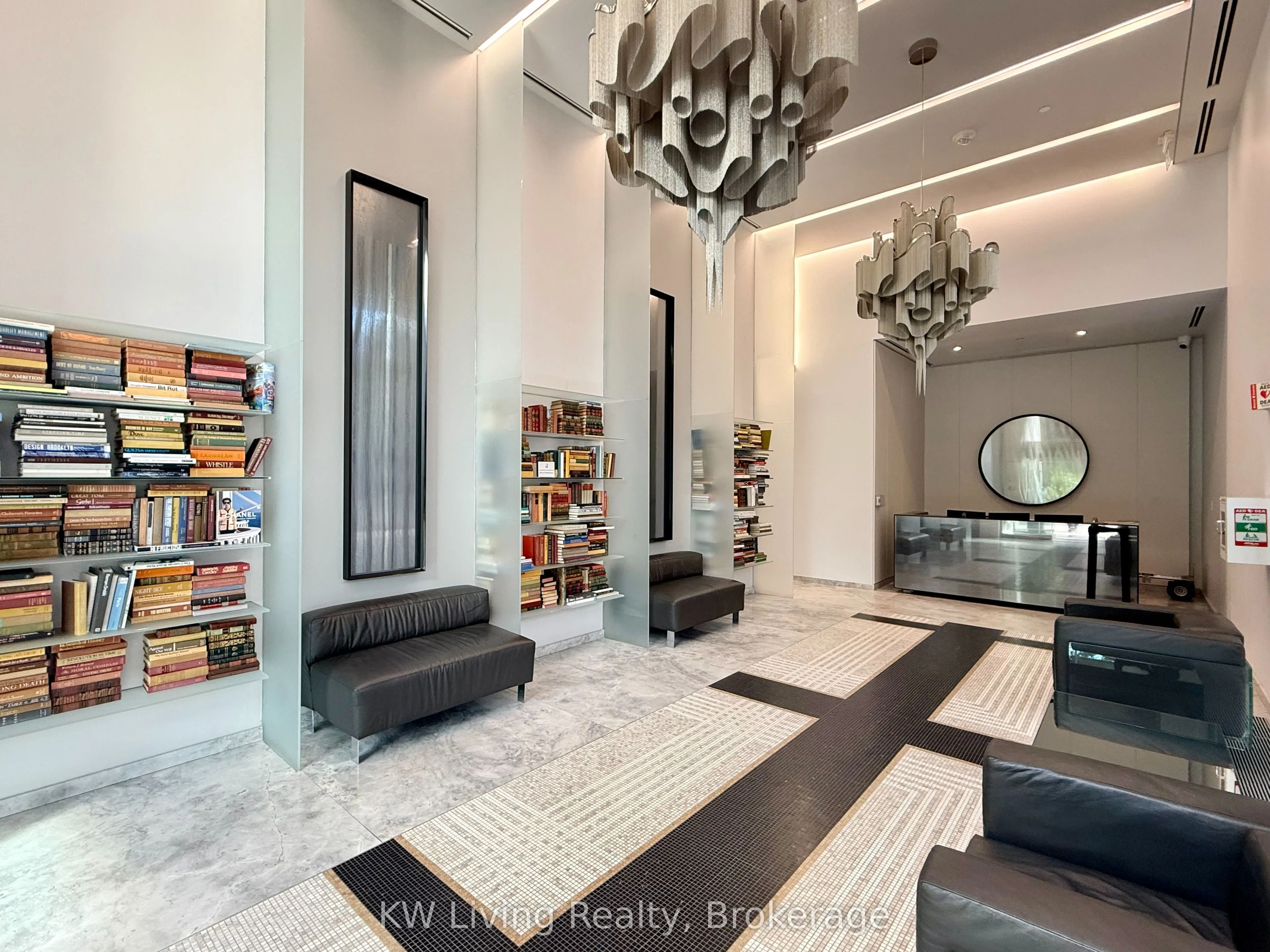 8 Hillsdale Avenue E, #725