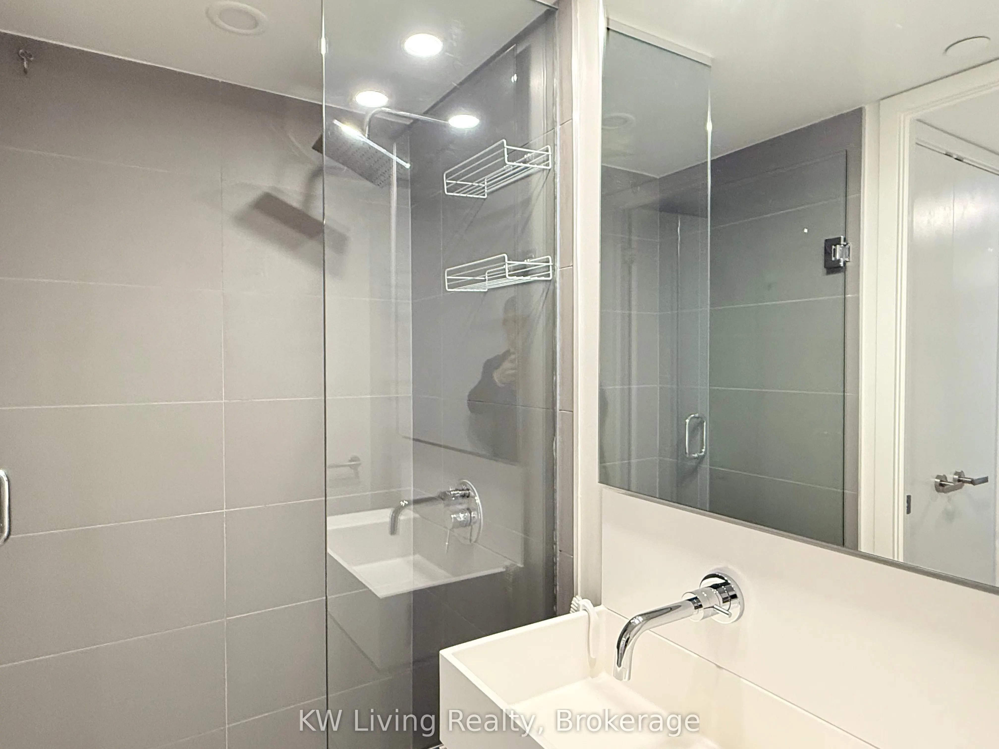 8 Hillsdale Avenue E, #725