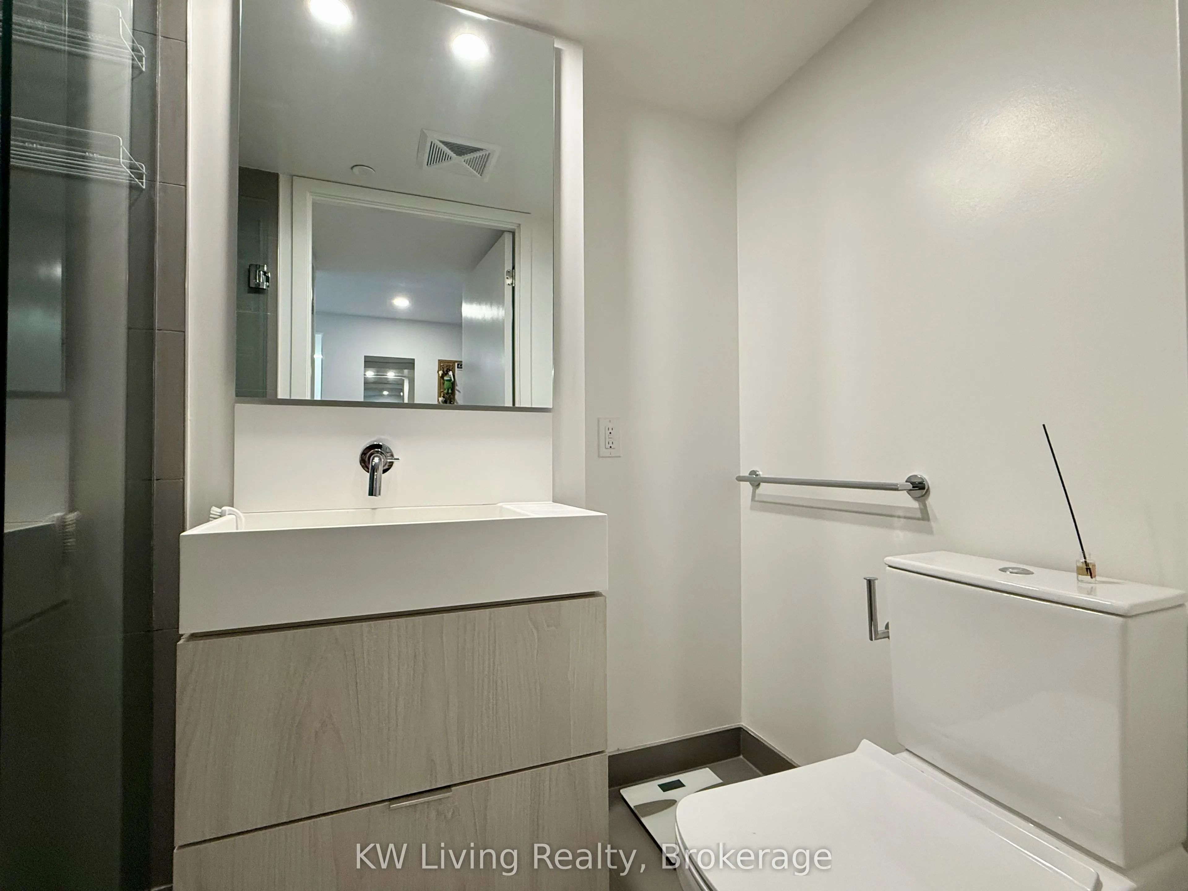 8 Hillsdale Avenue E, #725
