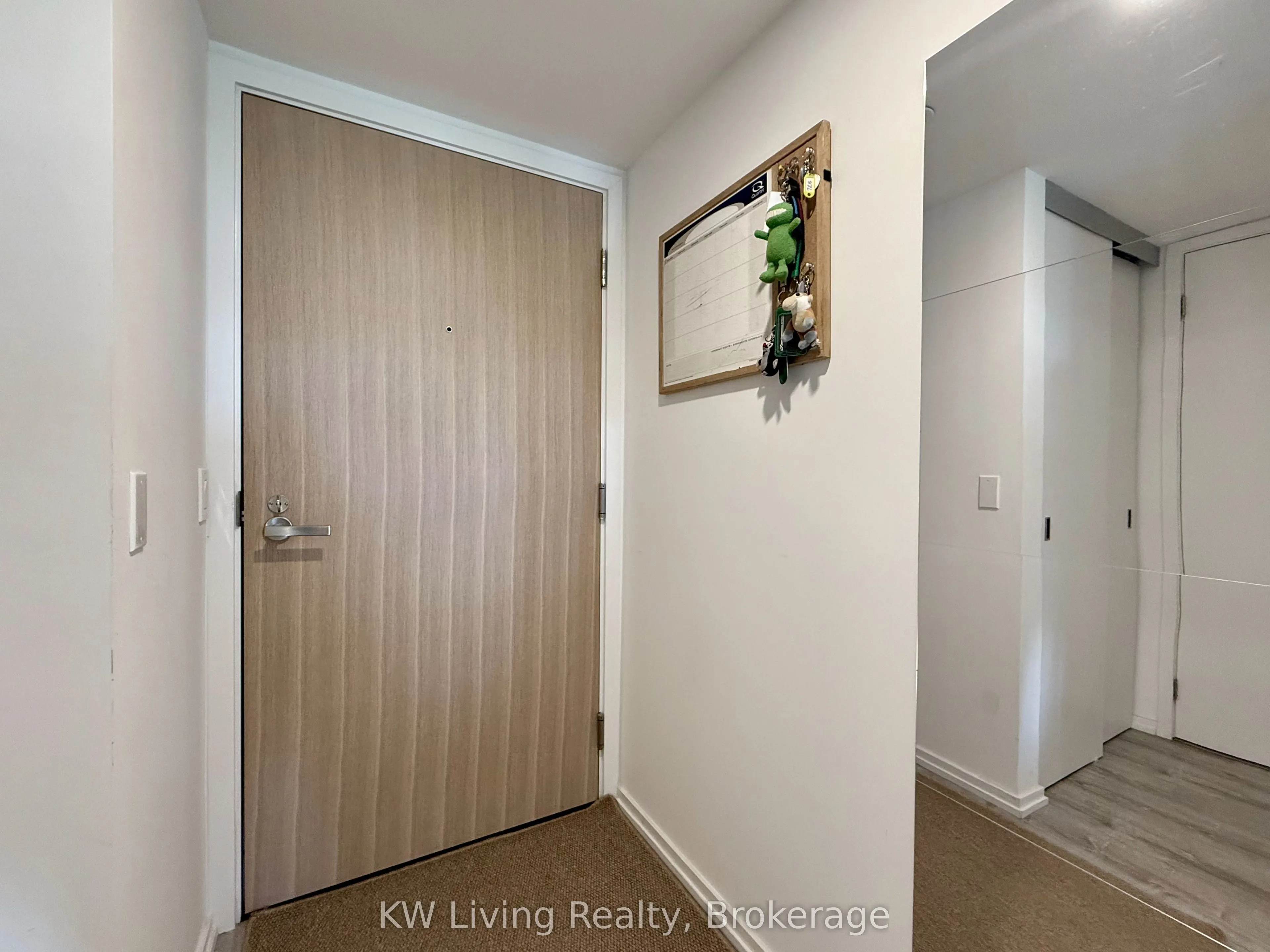 8 Hillsdale Avenue E, #725