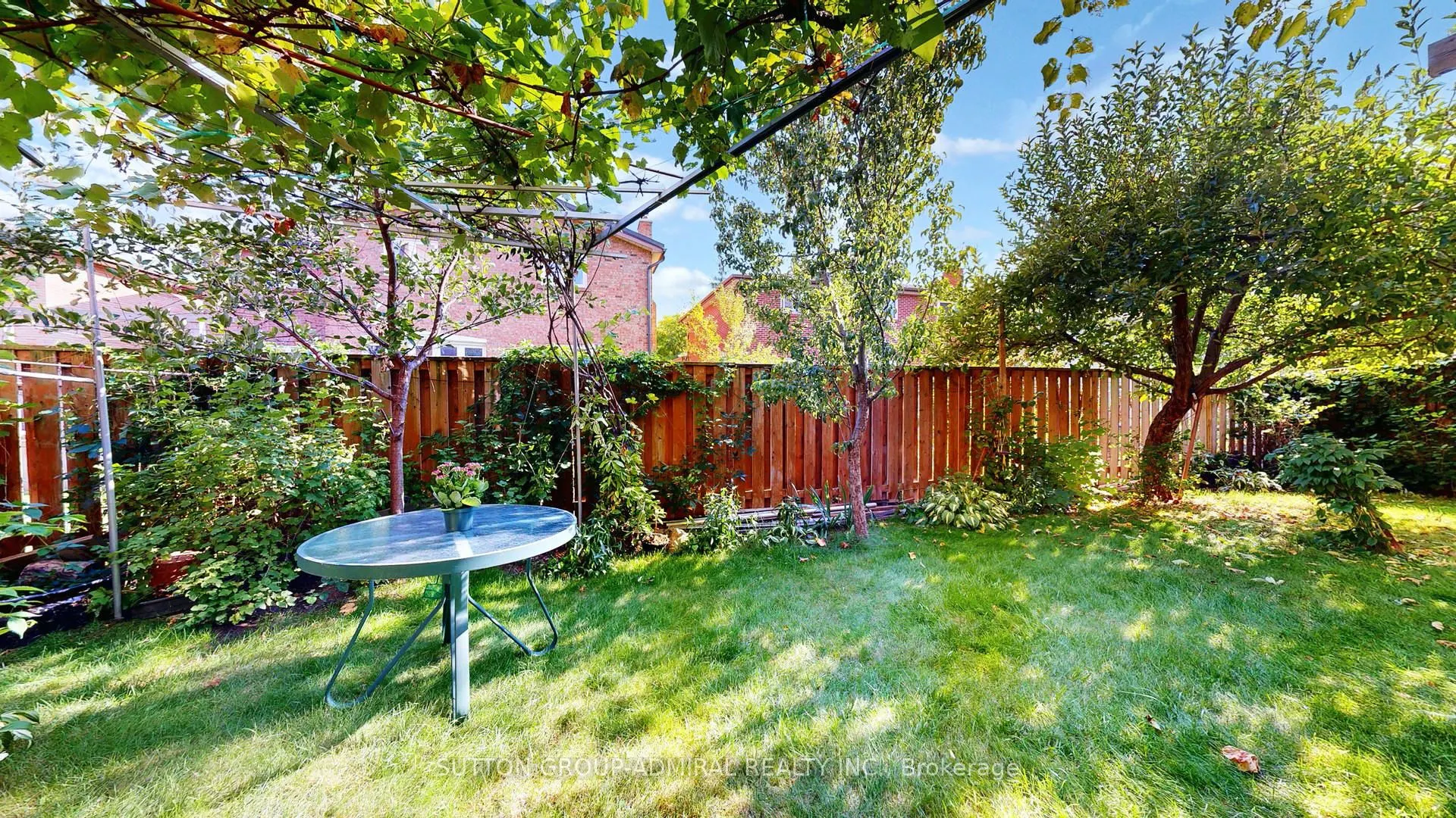 33 Carnival Court