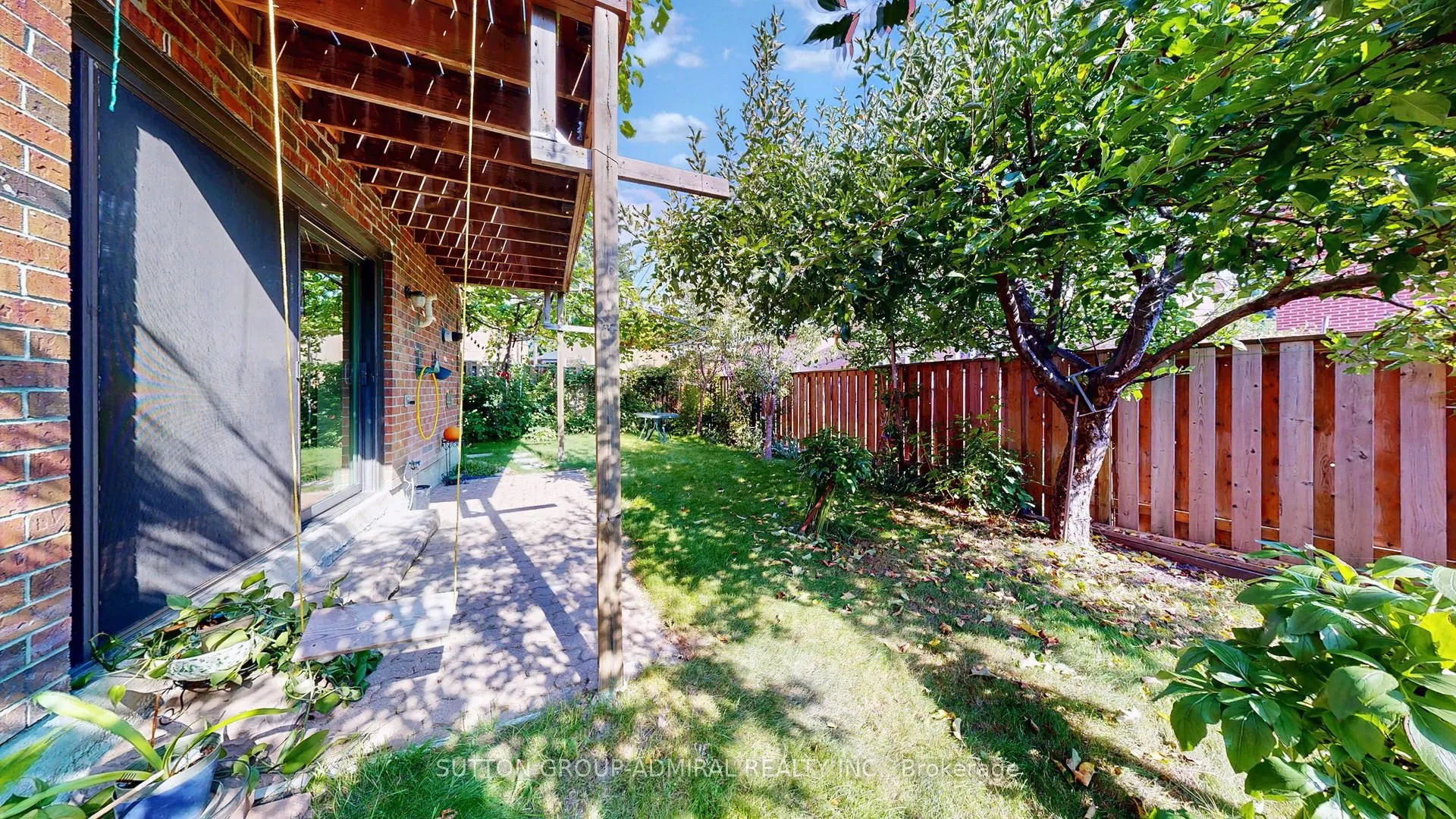 33 Carnival Court