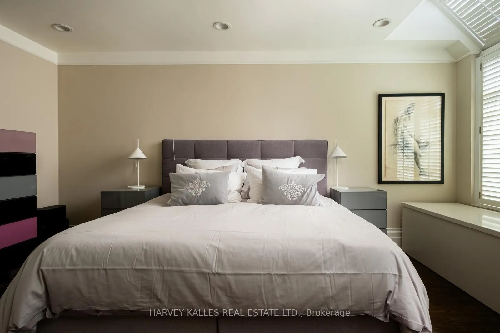 12 Macpherson Avenue, #3