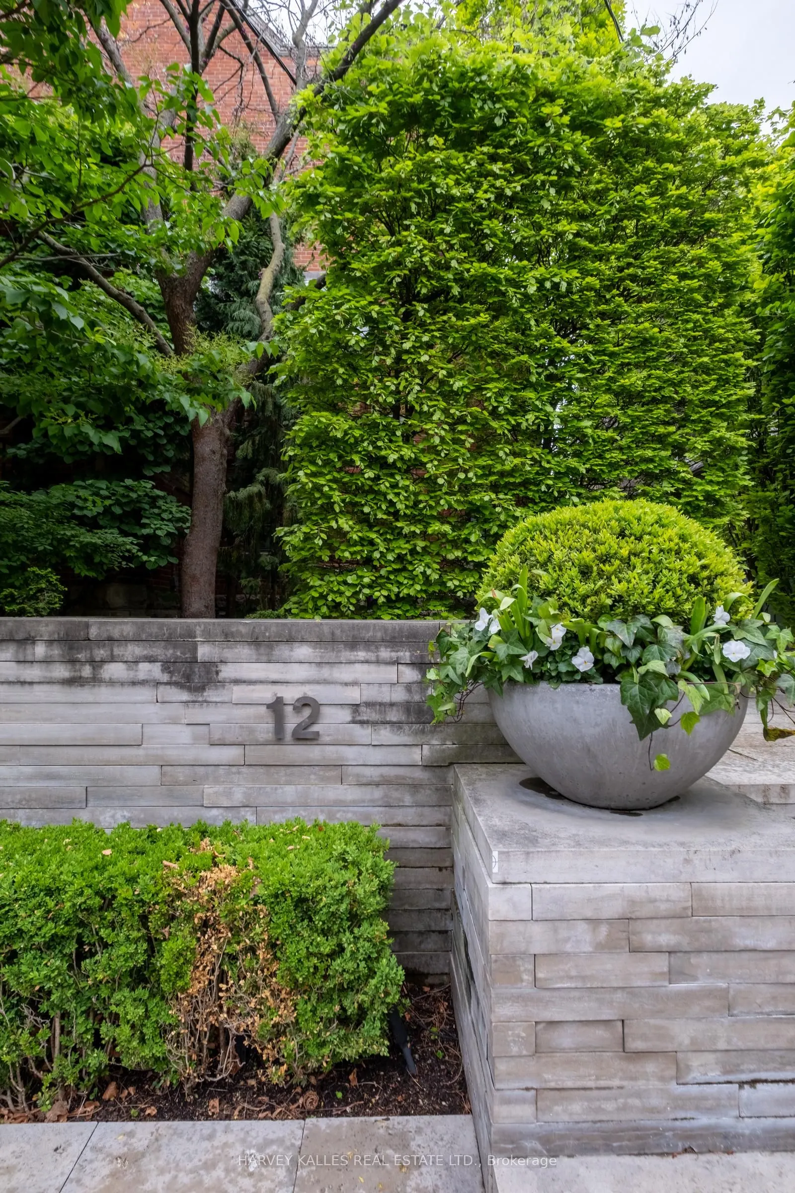 12 Macpherson Avenue, #3