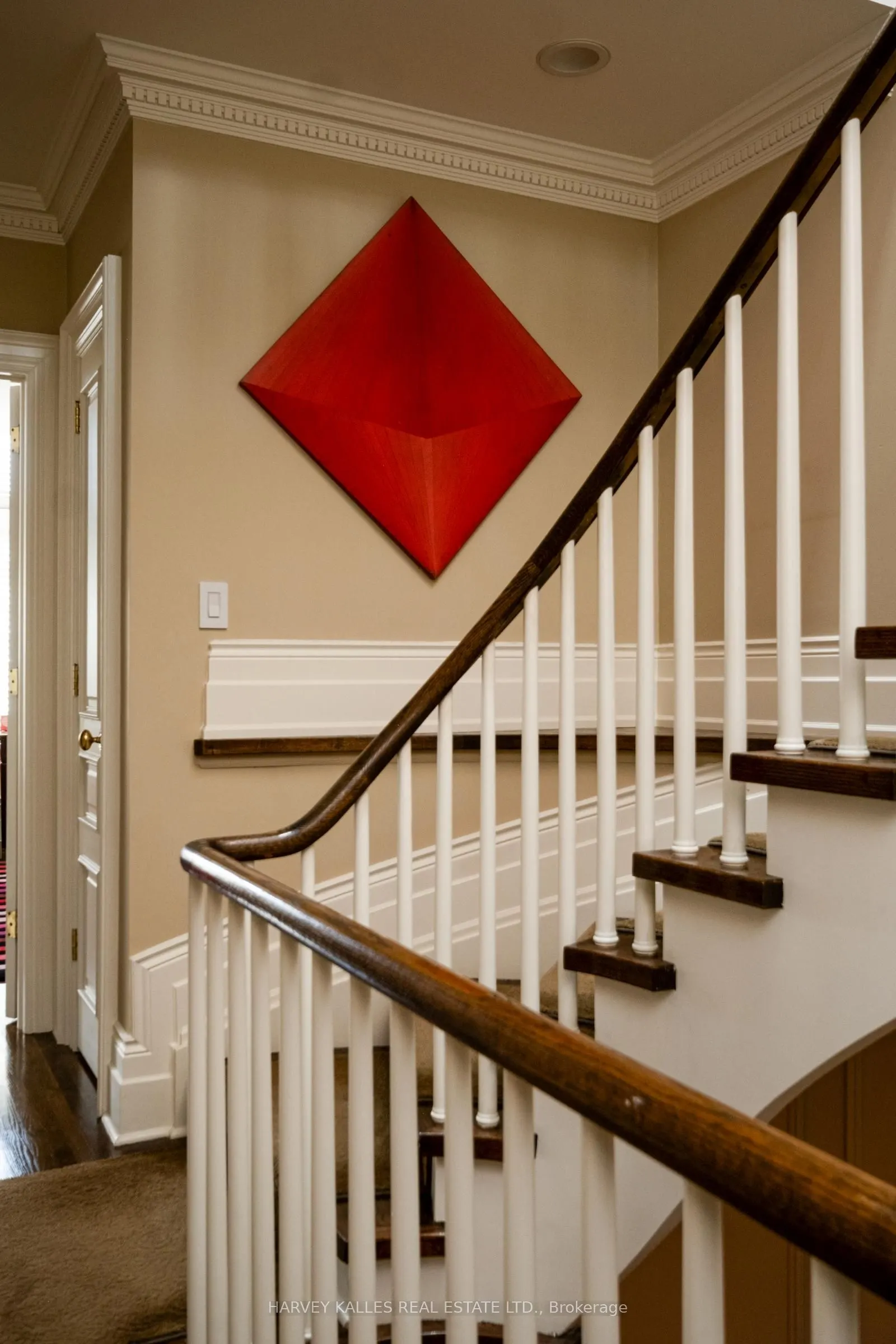 12 Macpherson Avenue, #3