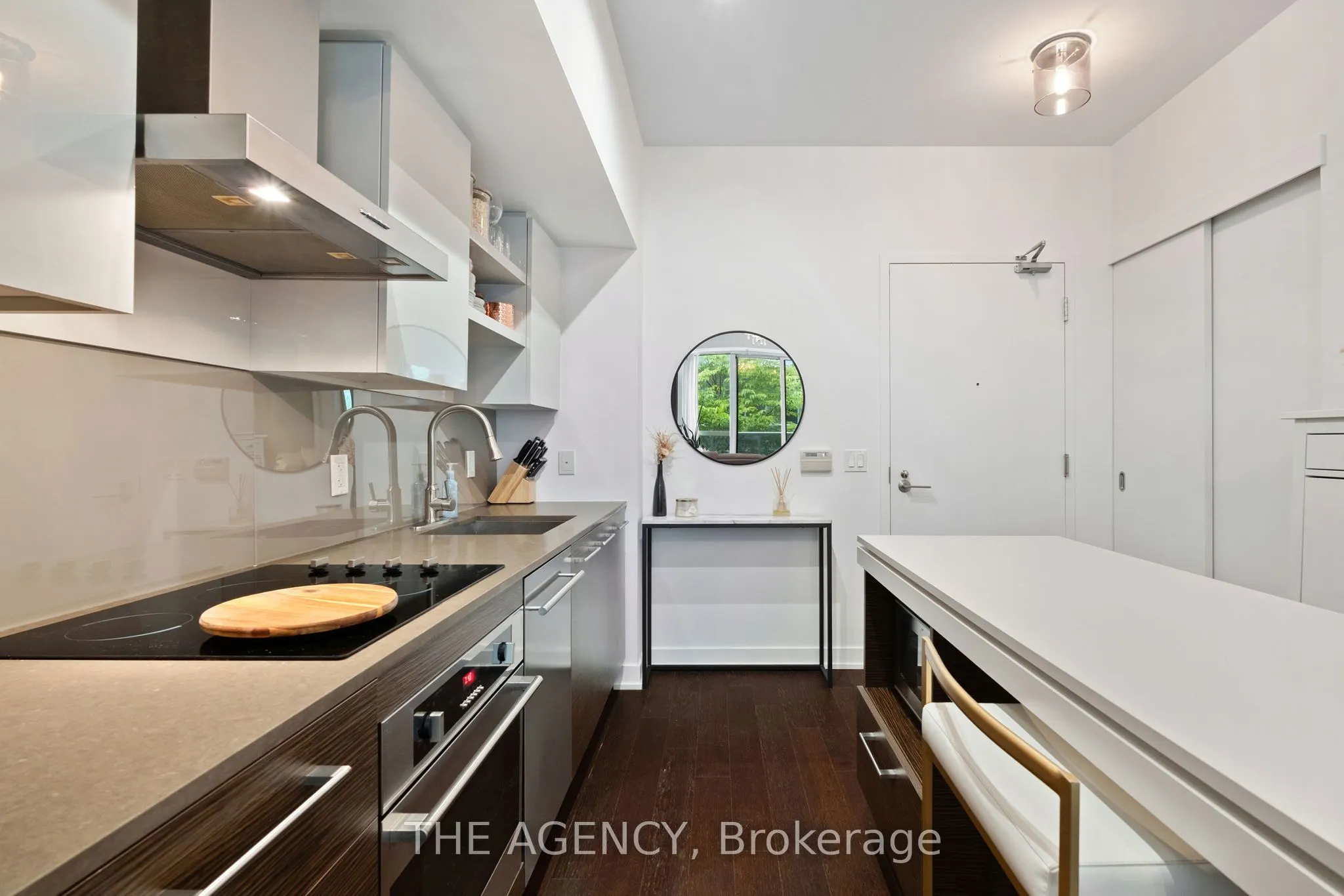 1030 King Street, #457