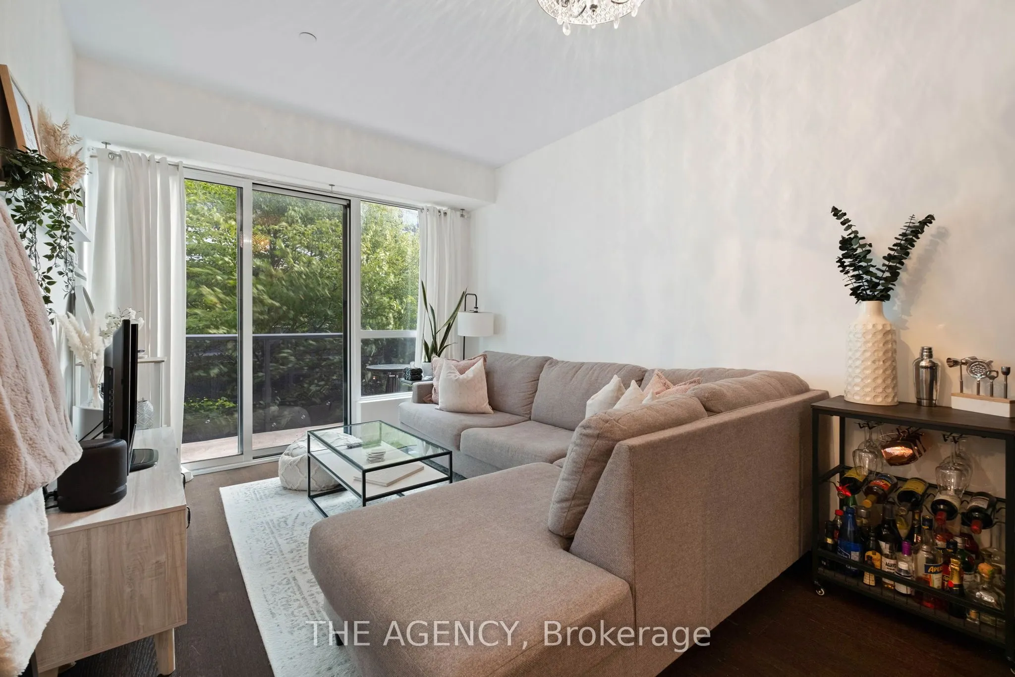 1030 King Street, #457