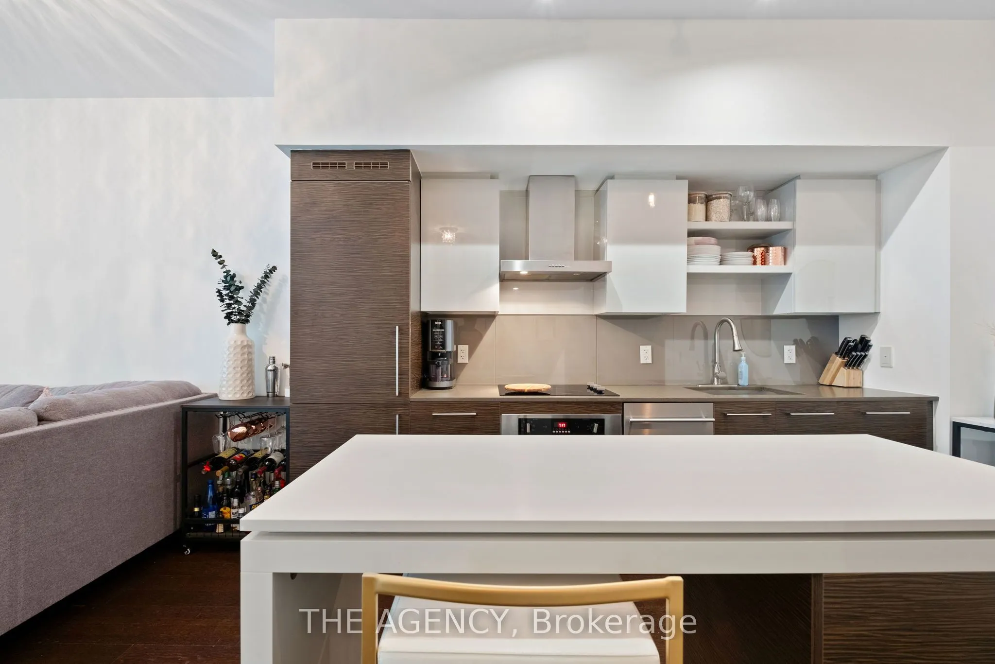 1030 King Street, #457