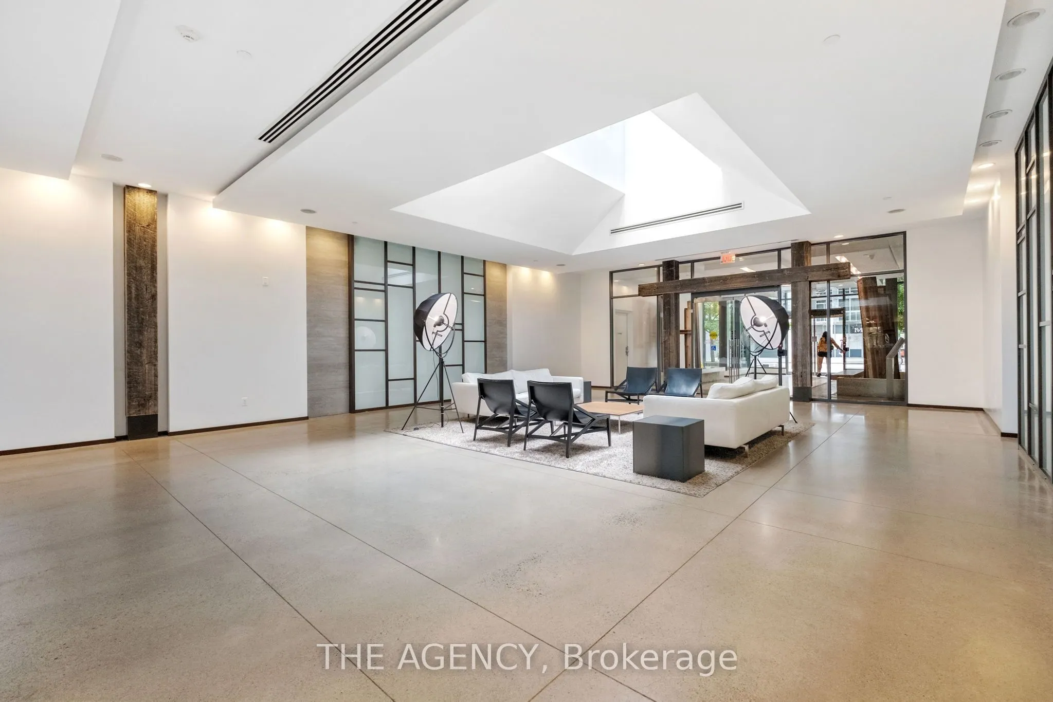 1030 King Street, #457