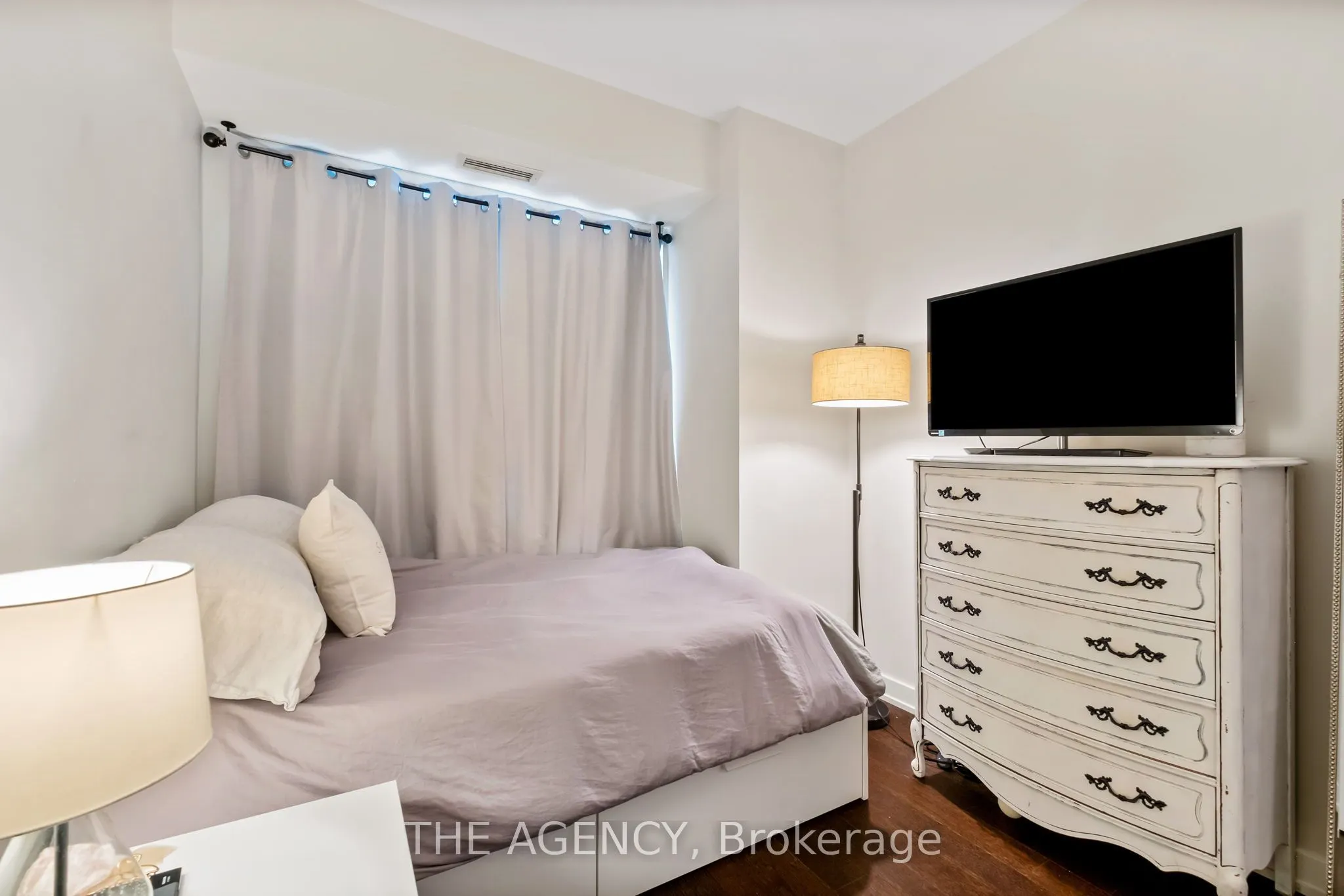 1030 King Street, #457