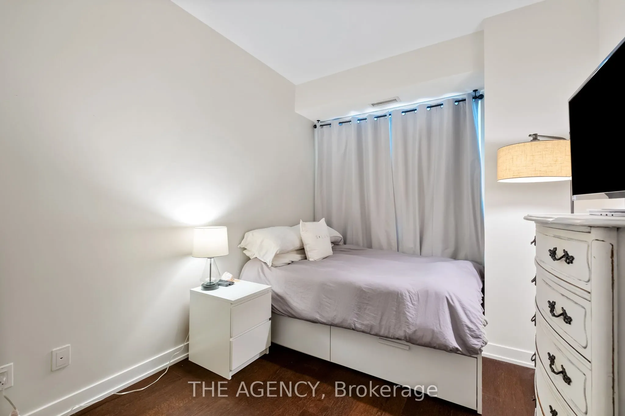 1030 King Street, #457