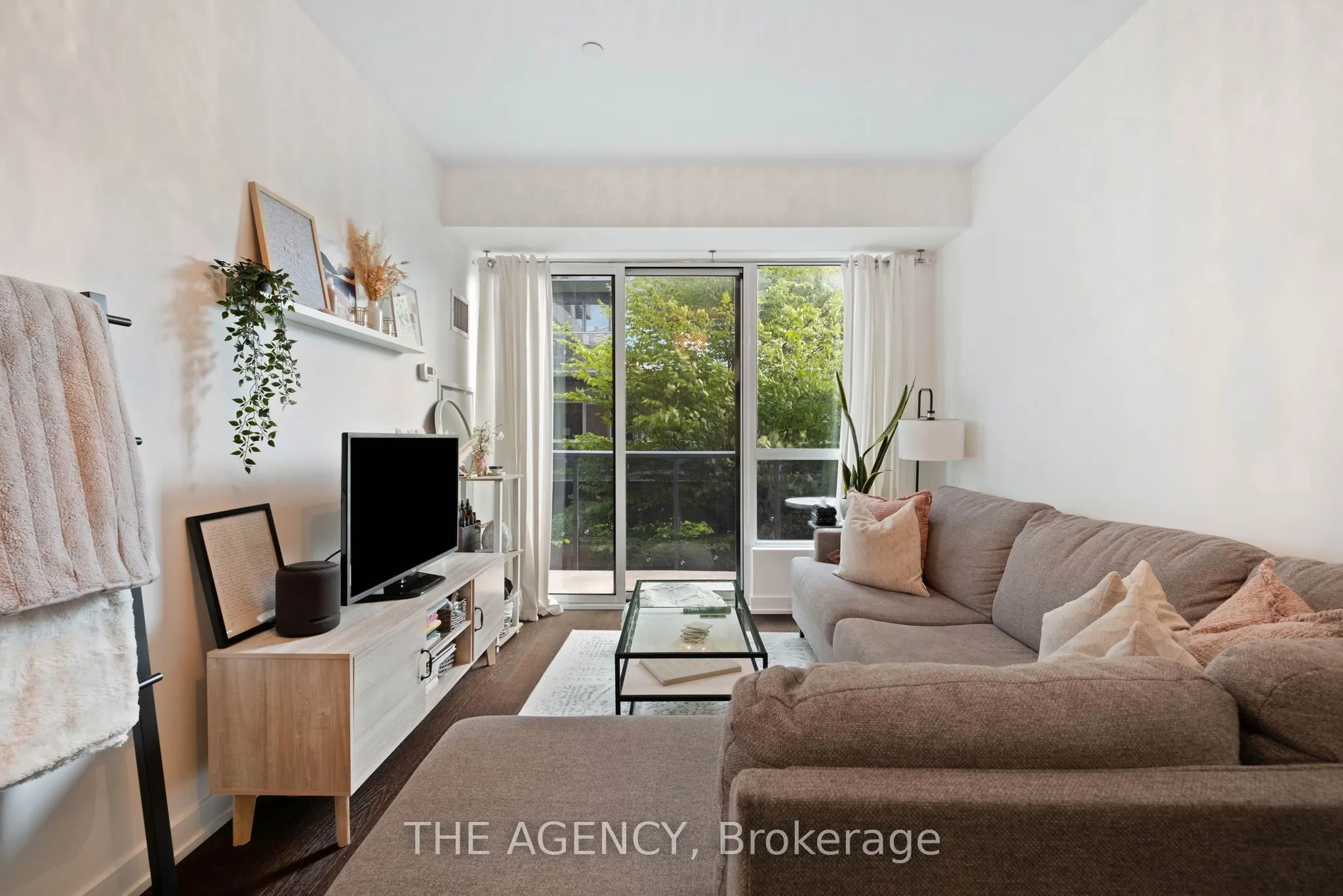 1030 King Street, #457