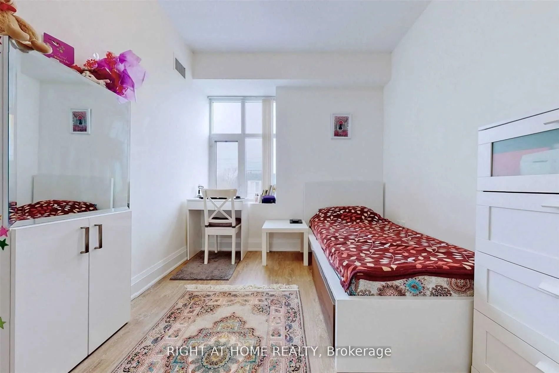 222 Finch Avenue W, #301