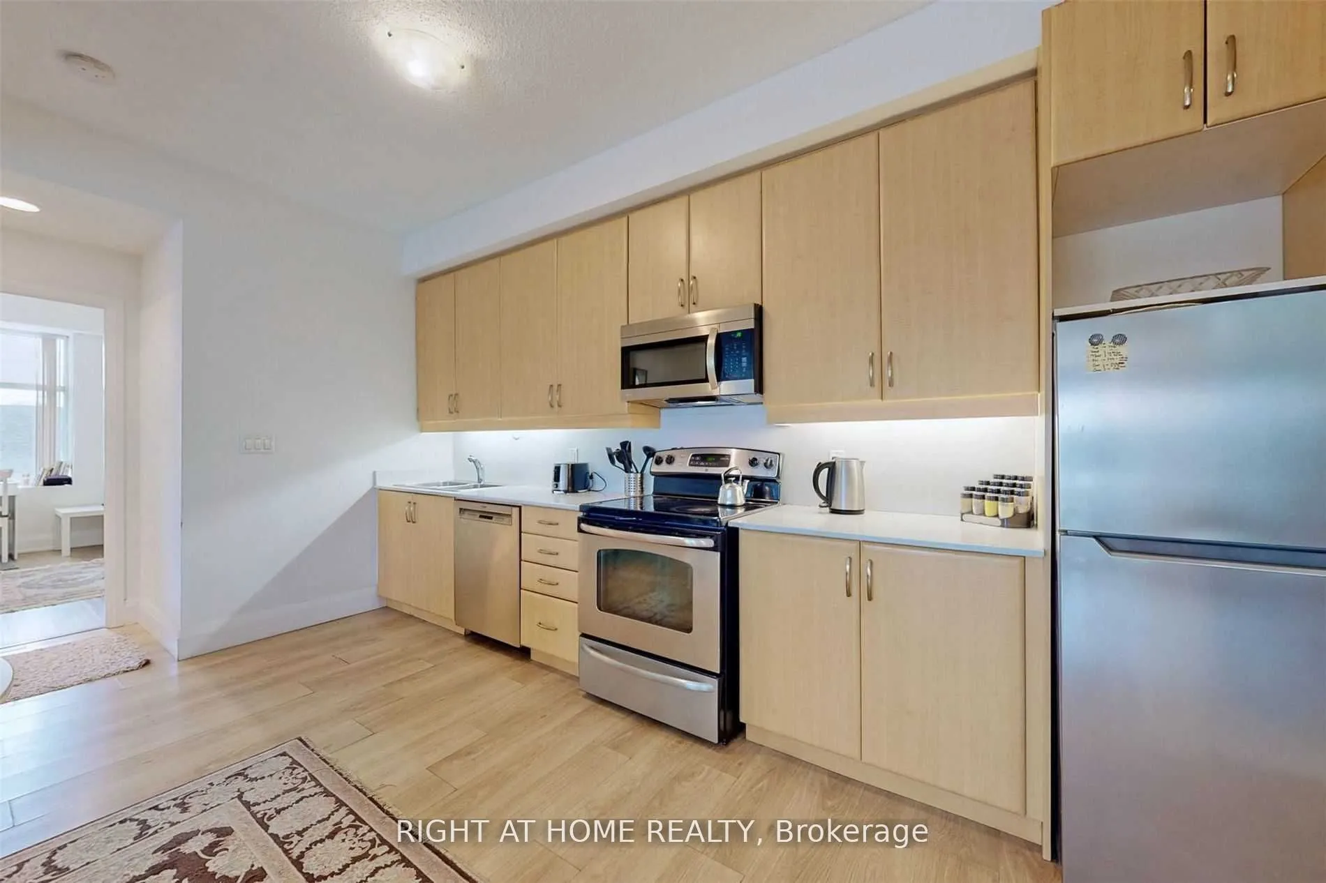222 Finch Avenue W, #301
