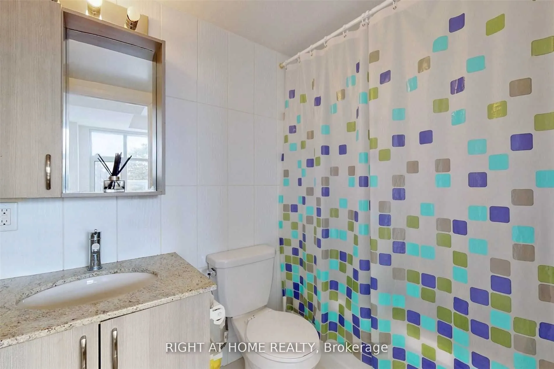 222 Finch Avenue W, #301